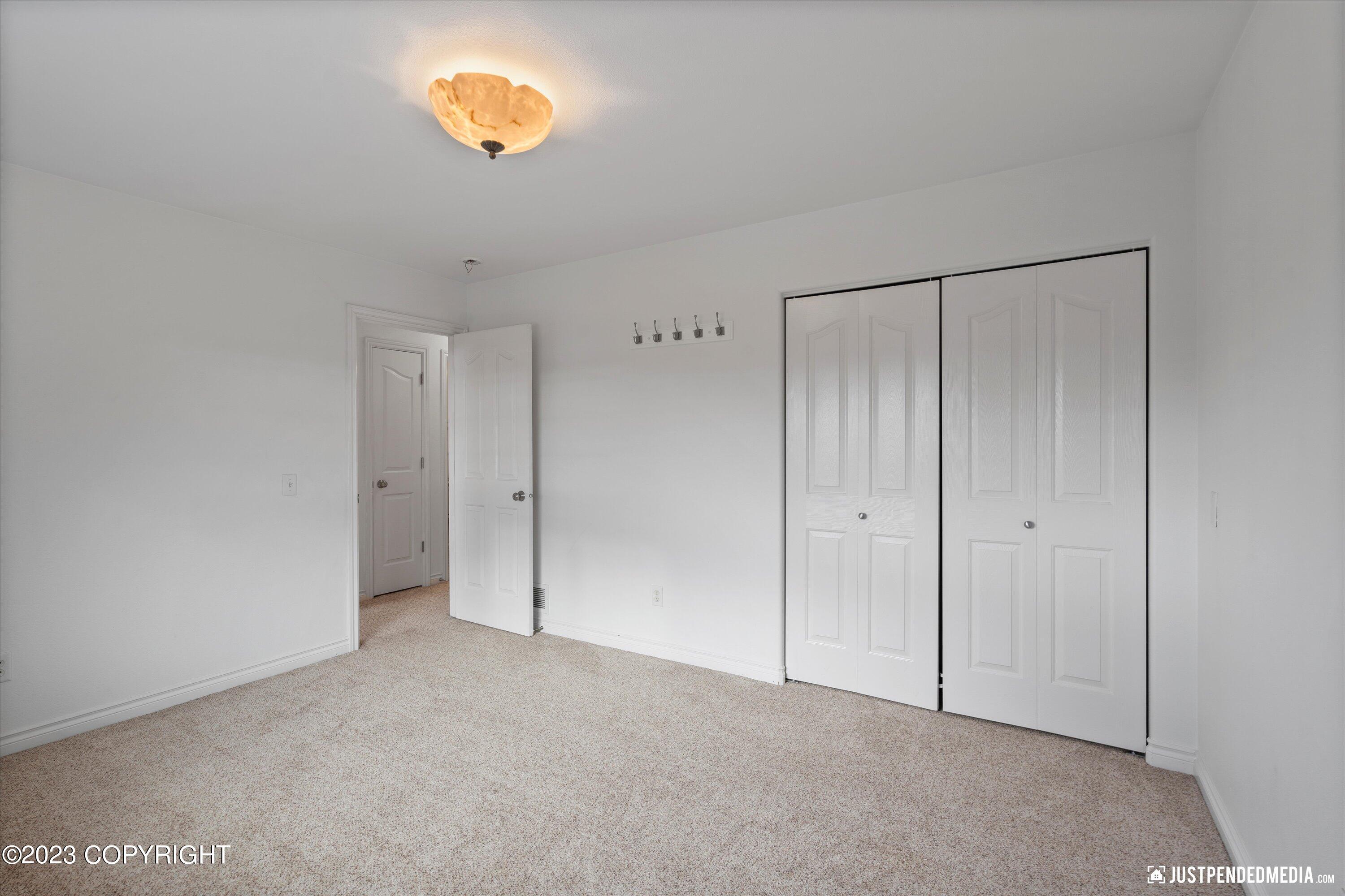 5605 Yukon Charlie Loop