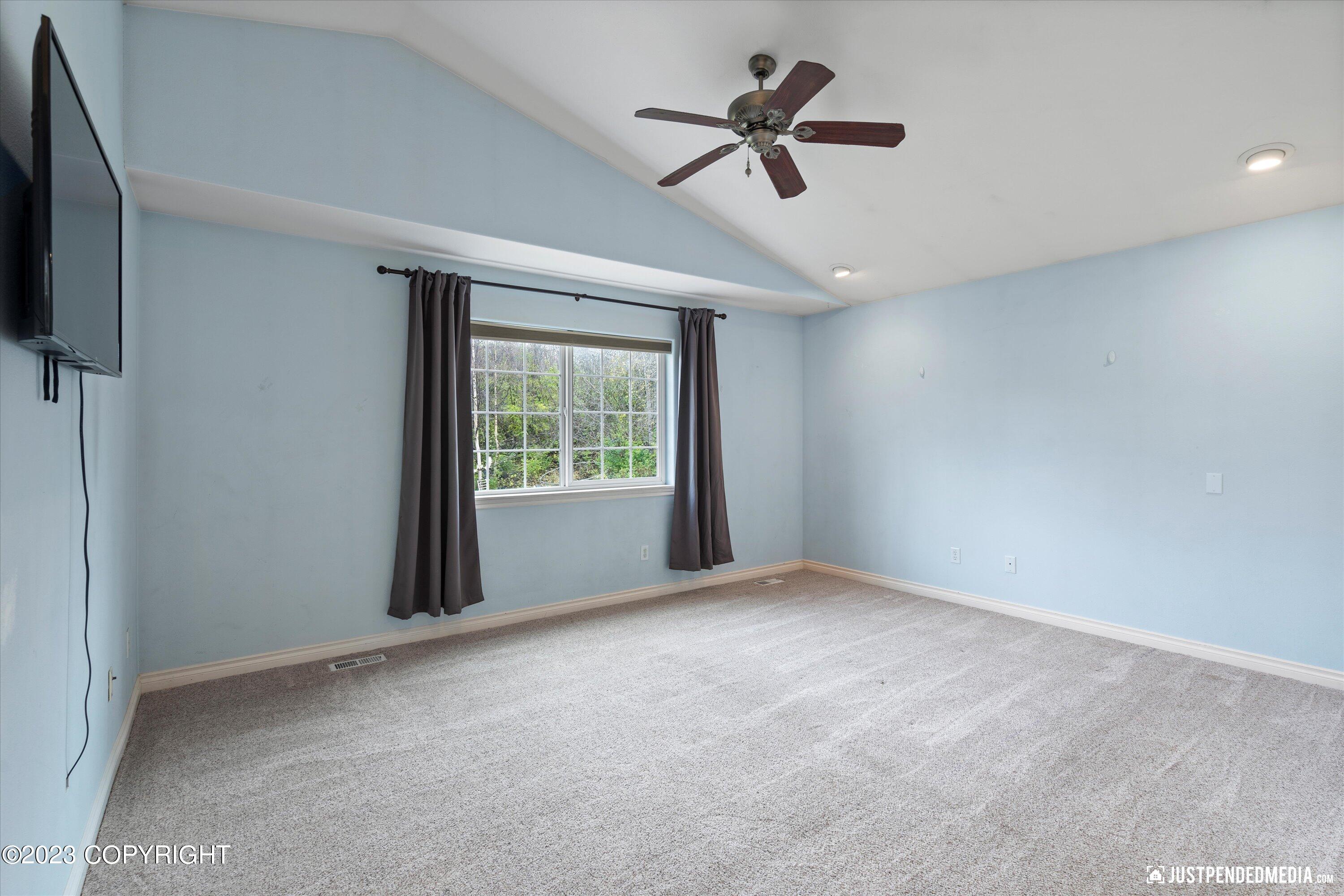 5605 Yukon Charlie Loop