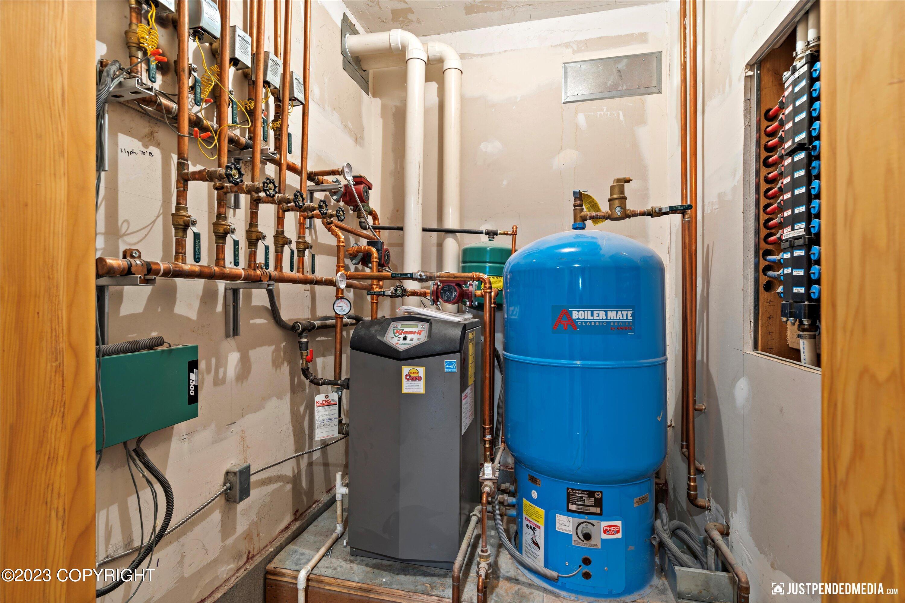 6841 Potter Heights Drive