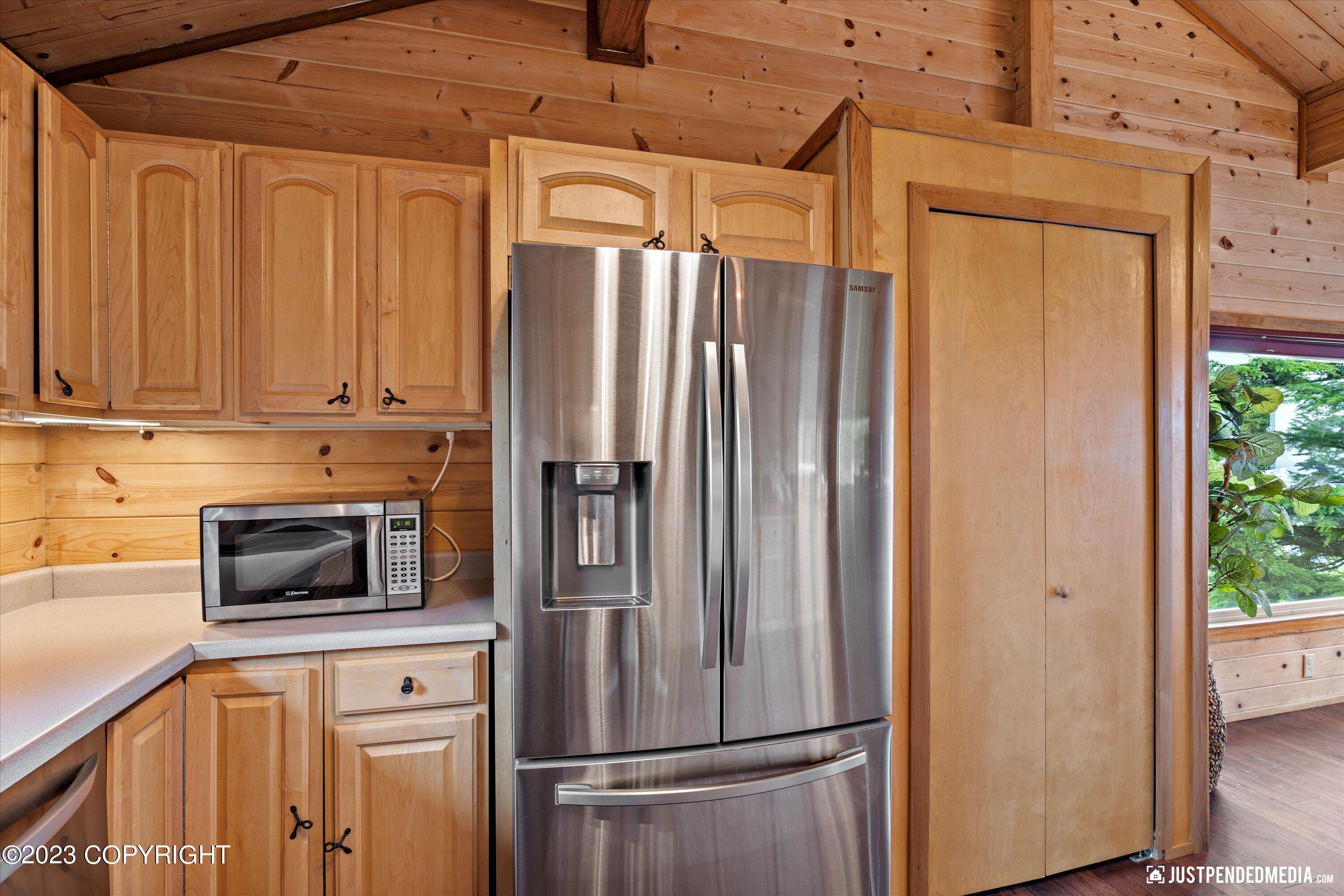 6841 Potter Heights Drive