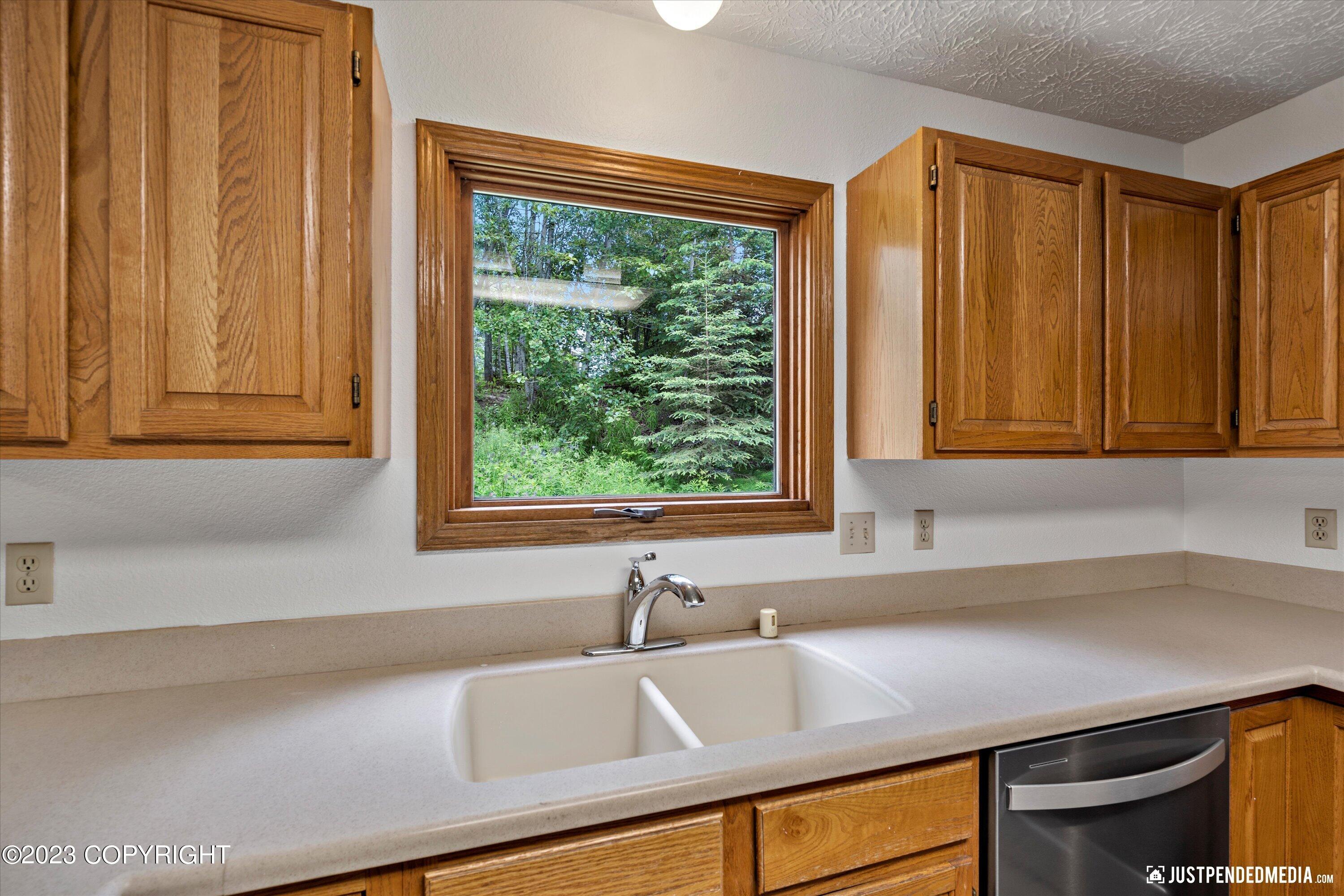 8911 Winchester Street