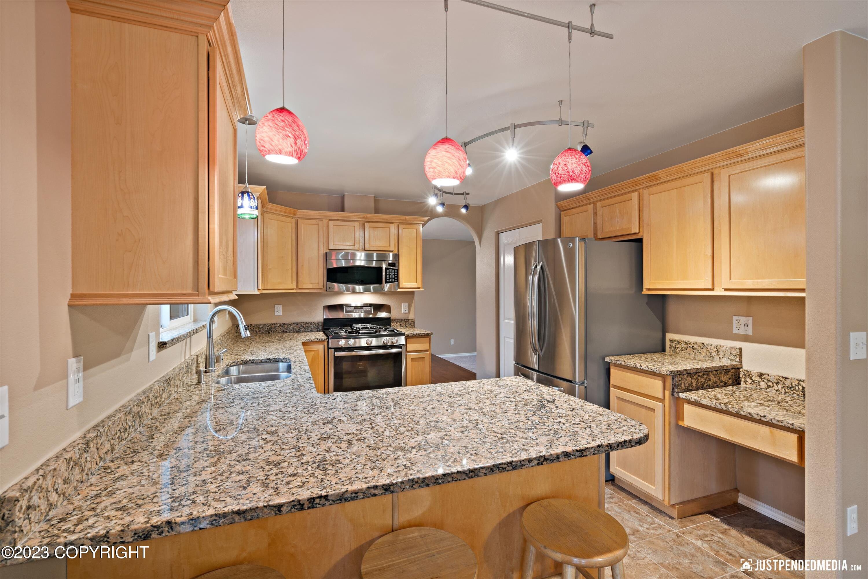 11600 Alderwood Loop