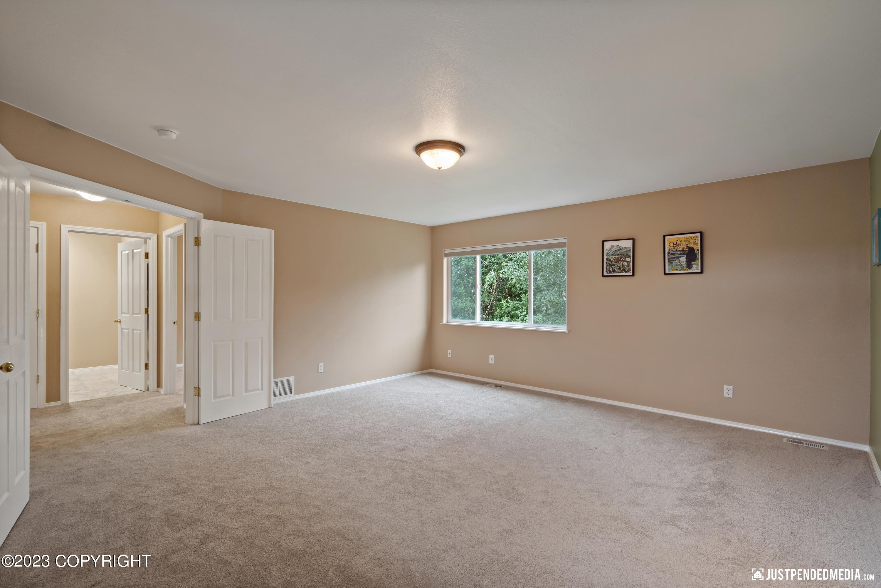 11600 Alderwood Loop