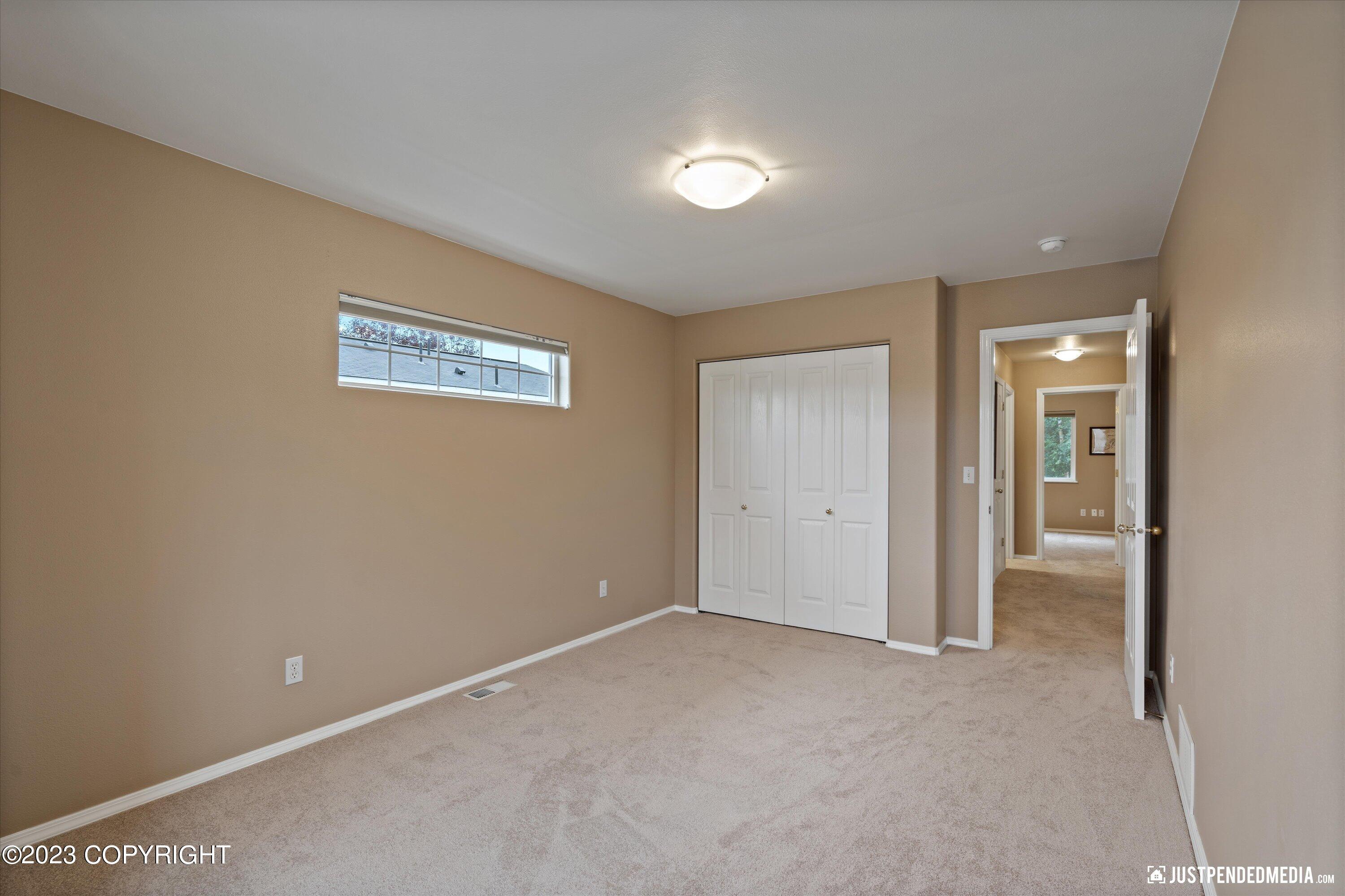 11600 Alderwood Loop