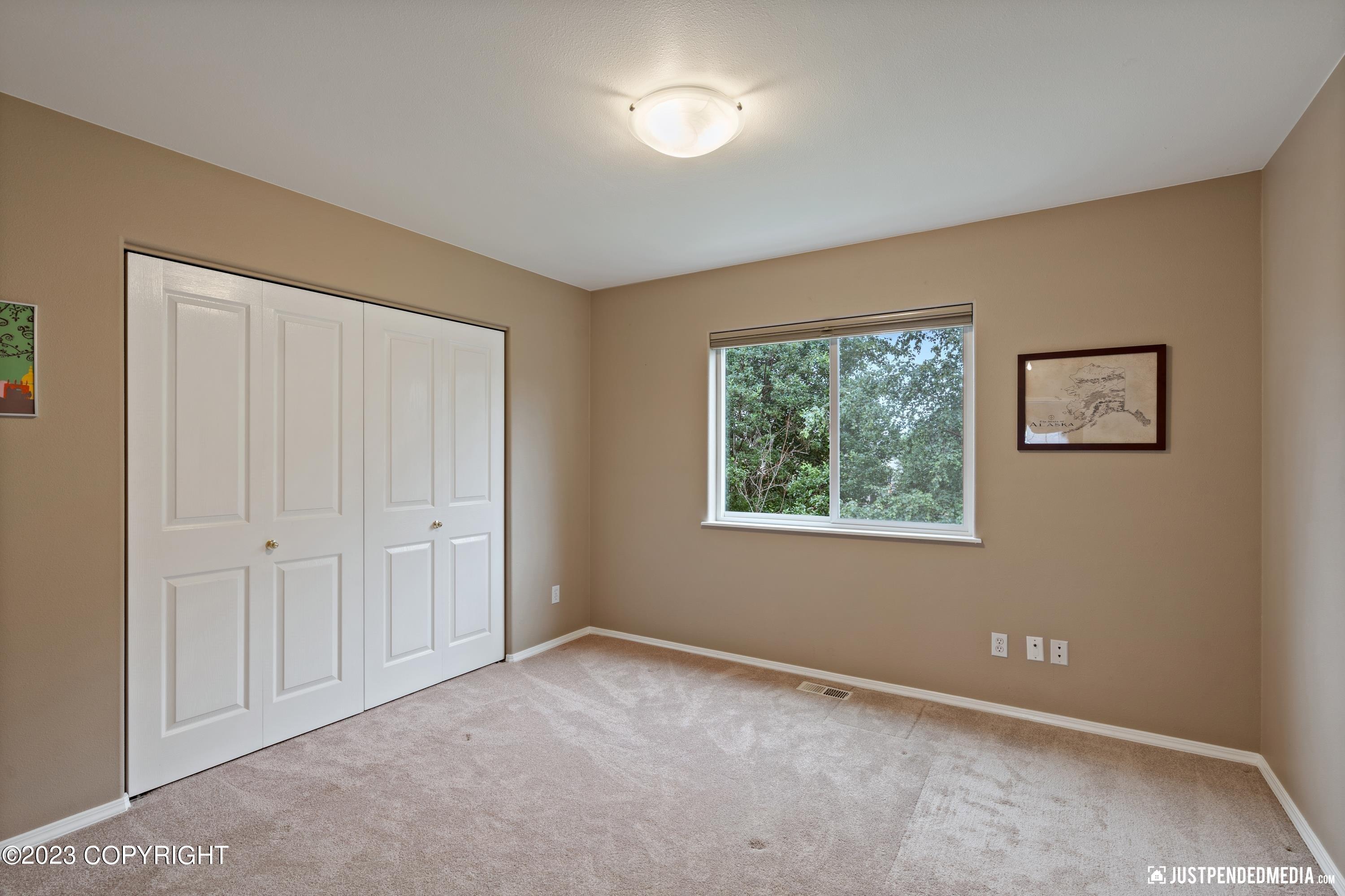 11600 Alderwood Loop