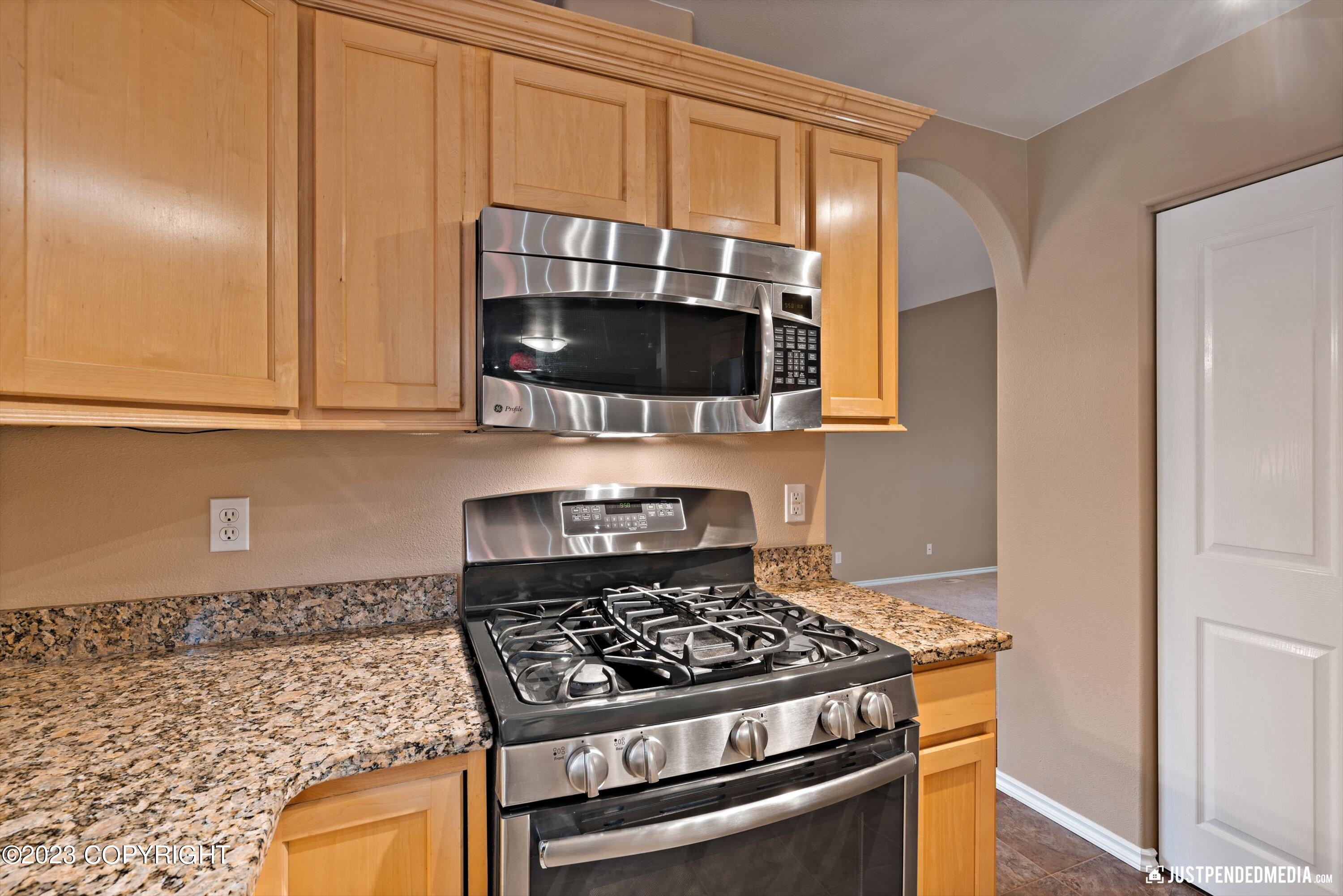 11600 Alderwood Loop