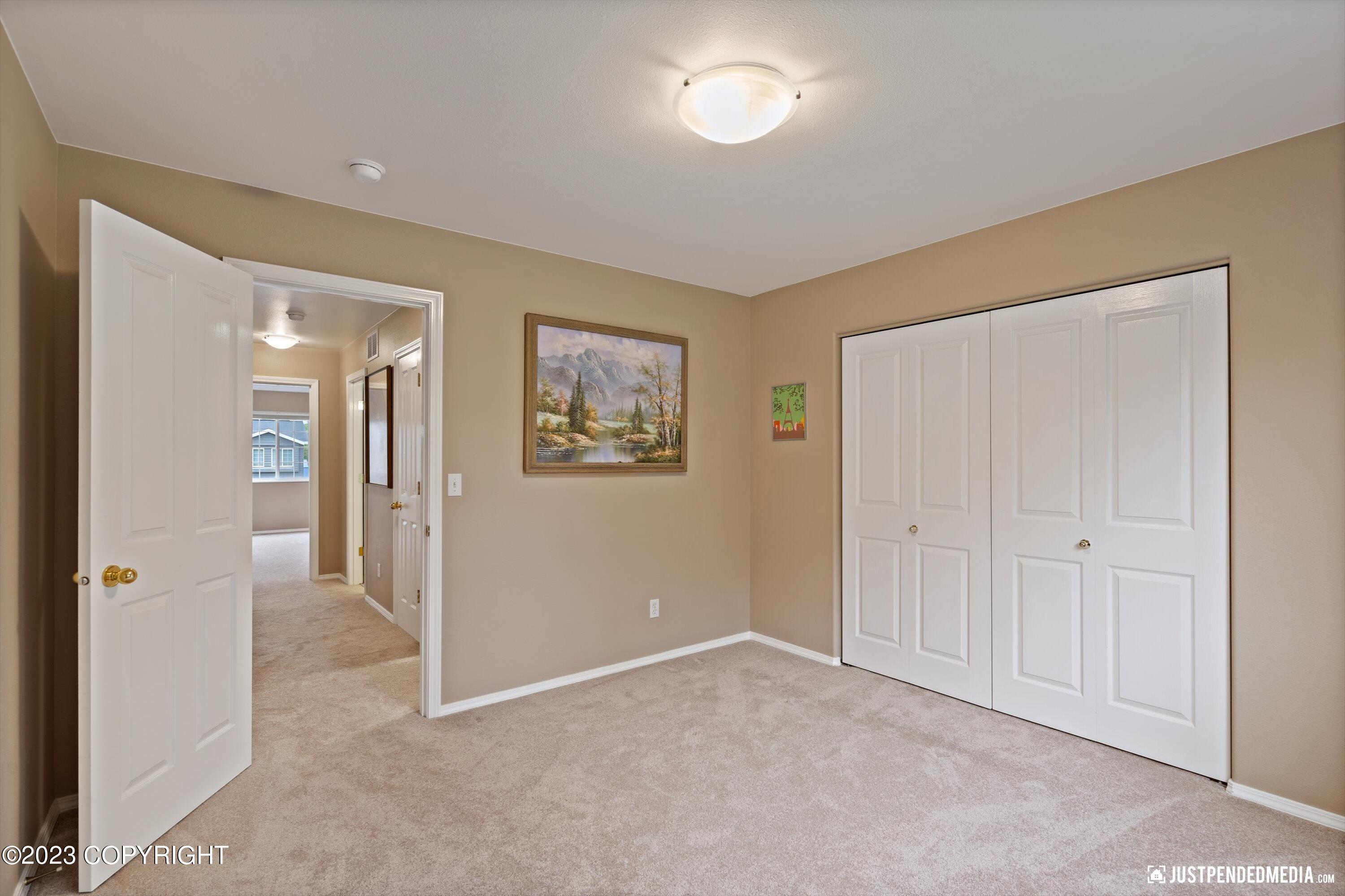 11600 Alderwood Loop