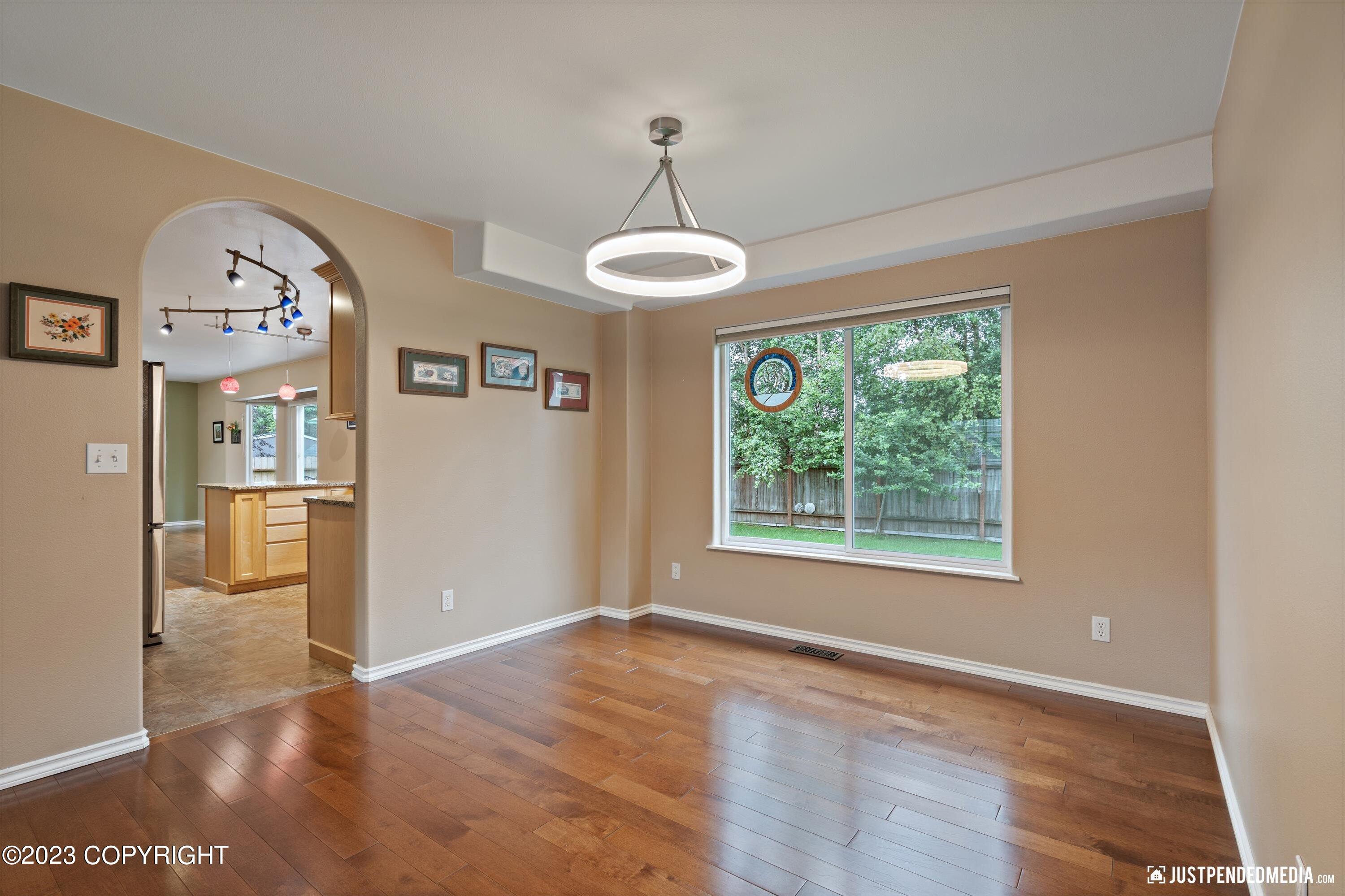 11600 Alderwood Loop