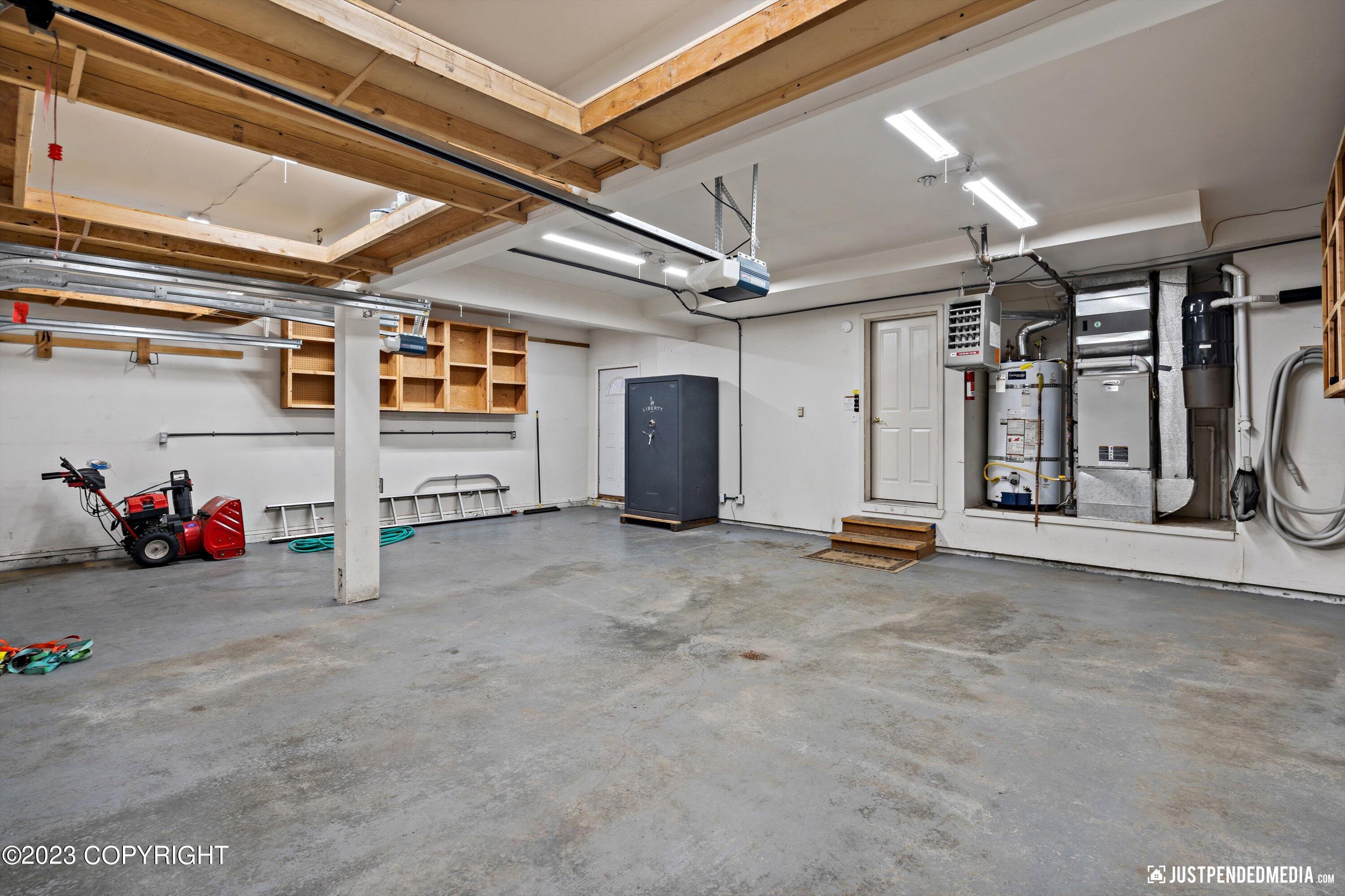 11600 Alderwood Loop