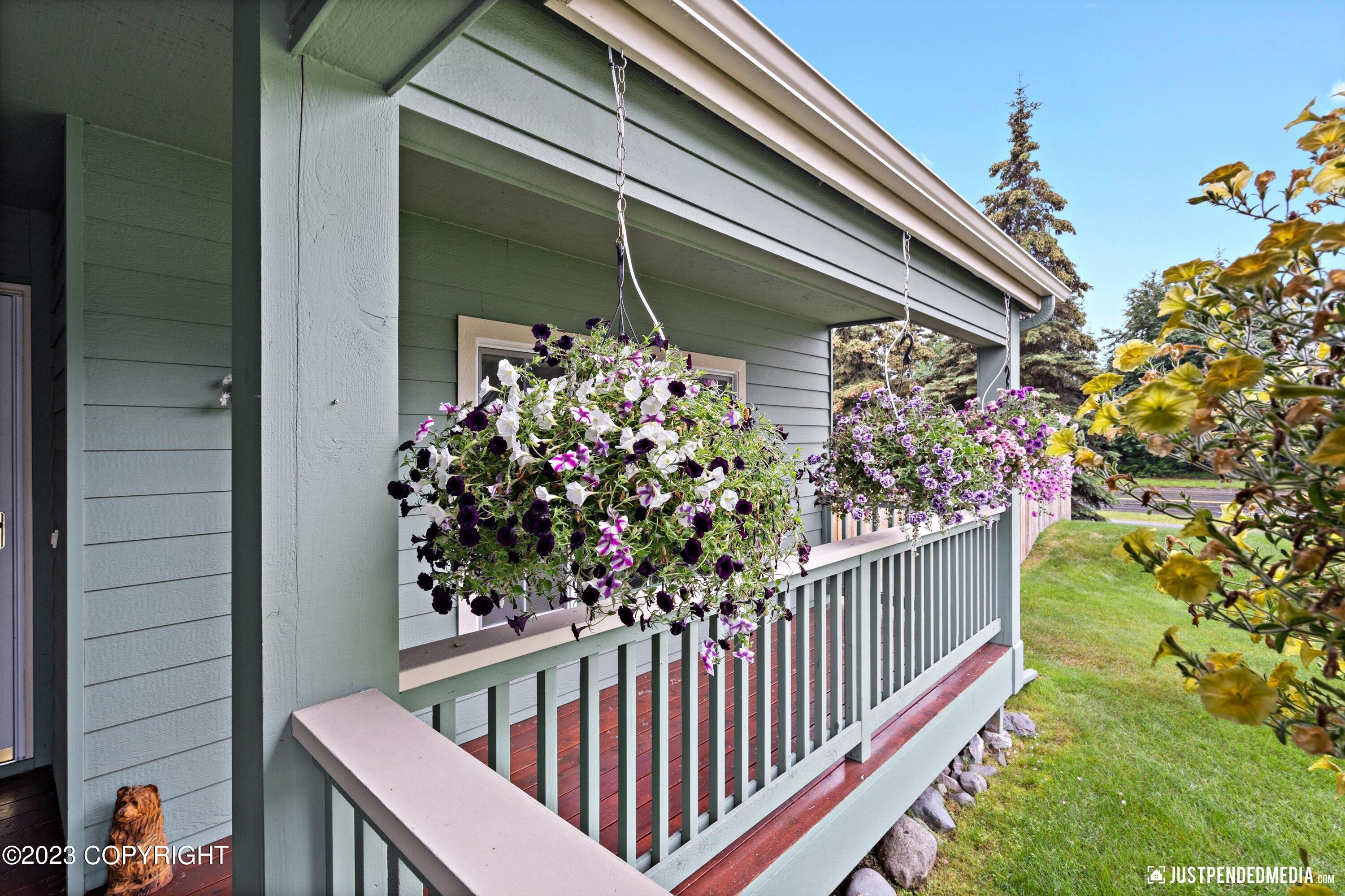 11600 Alderwood Loop