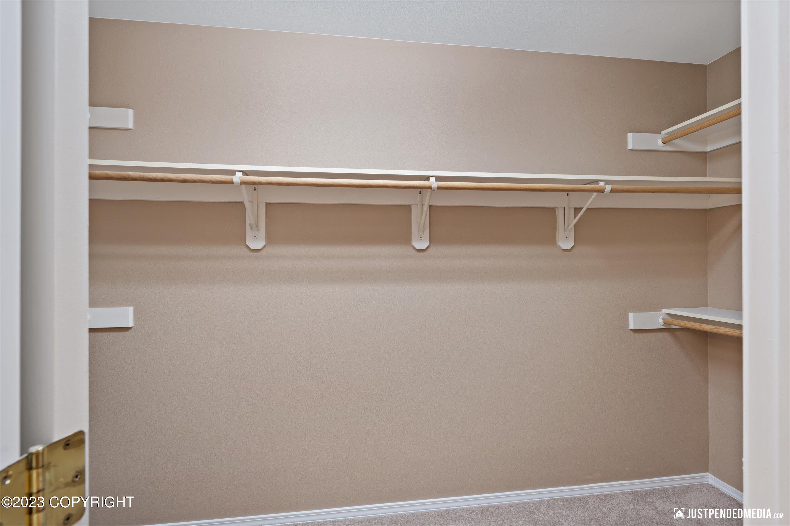 11600 Alderwood Loop