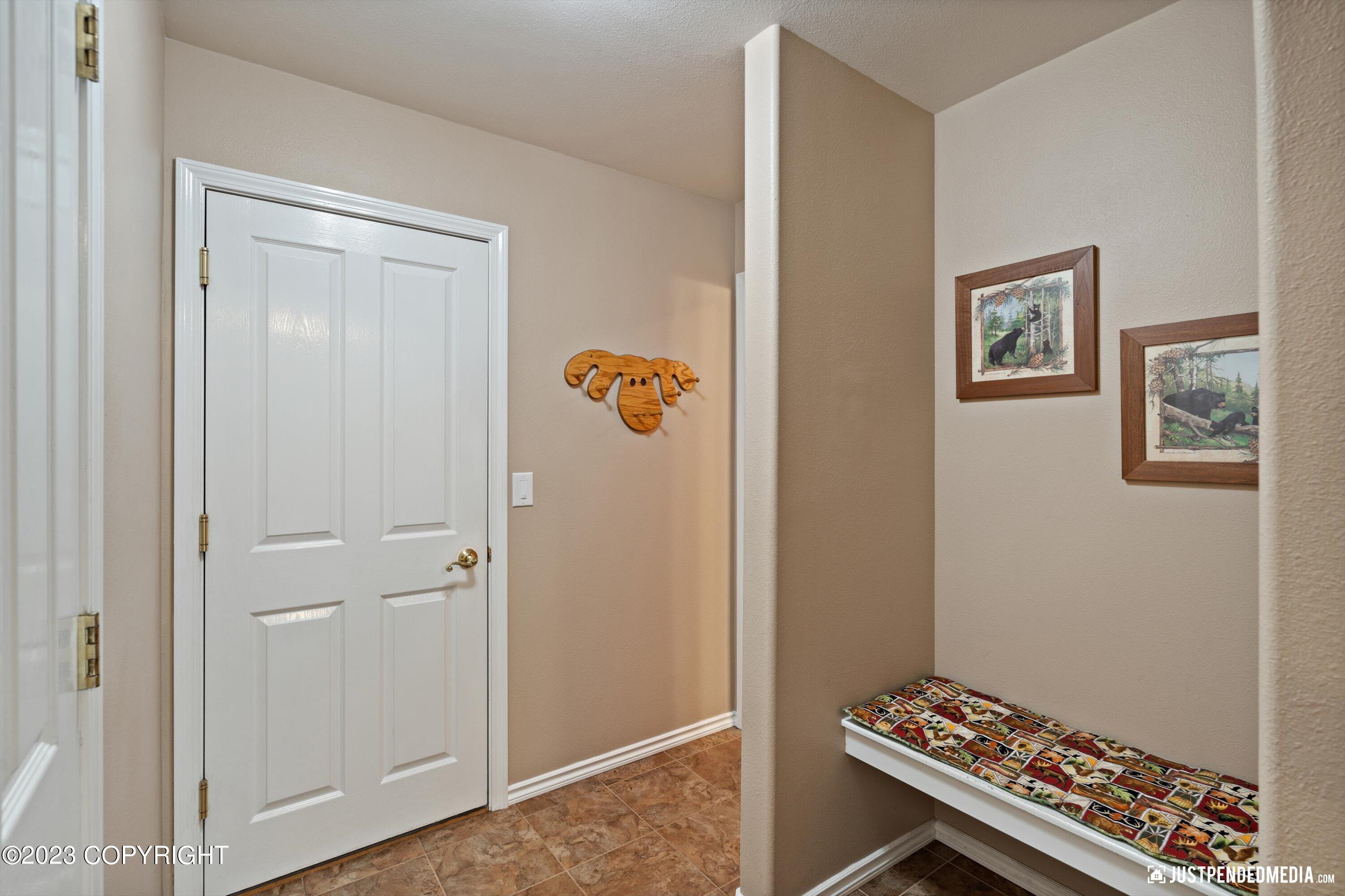 11600 Alderwood Loop