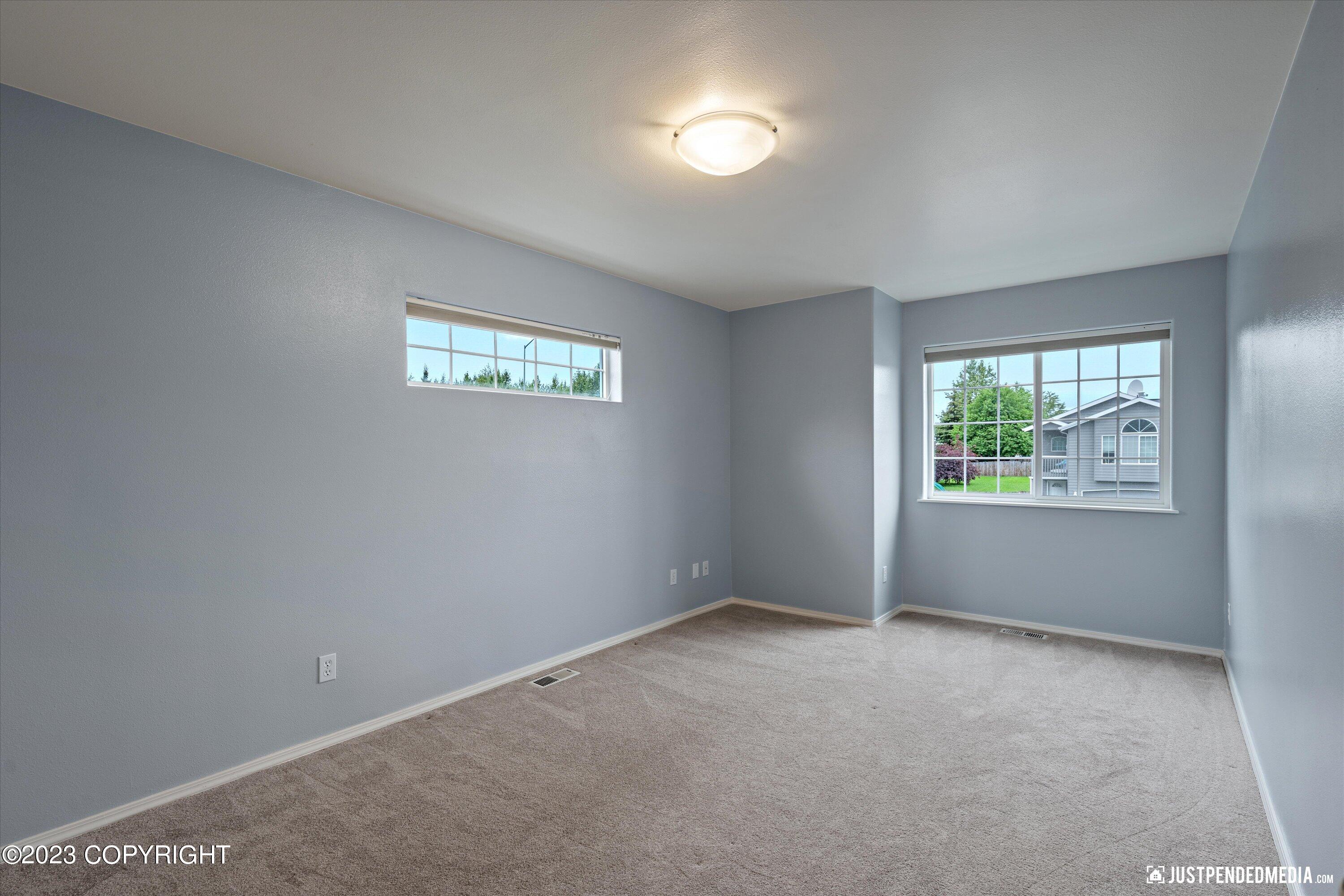 11600 Alderwood Loop