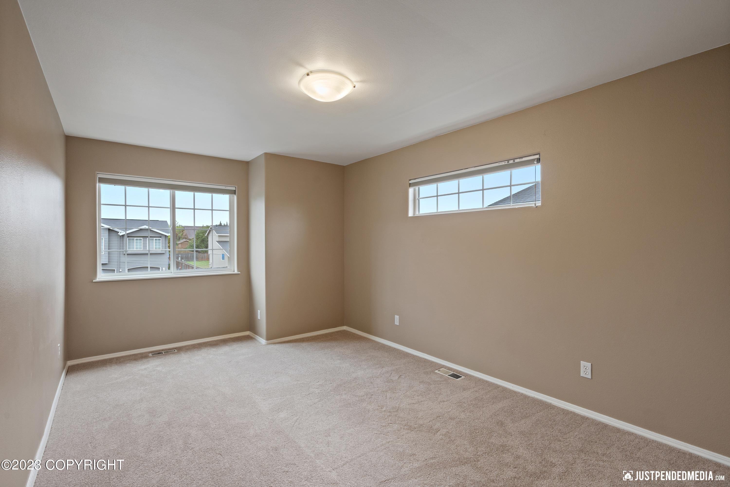 11600 Alderwood Loop