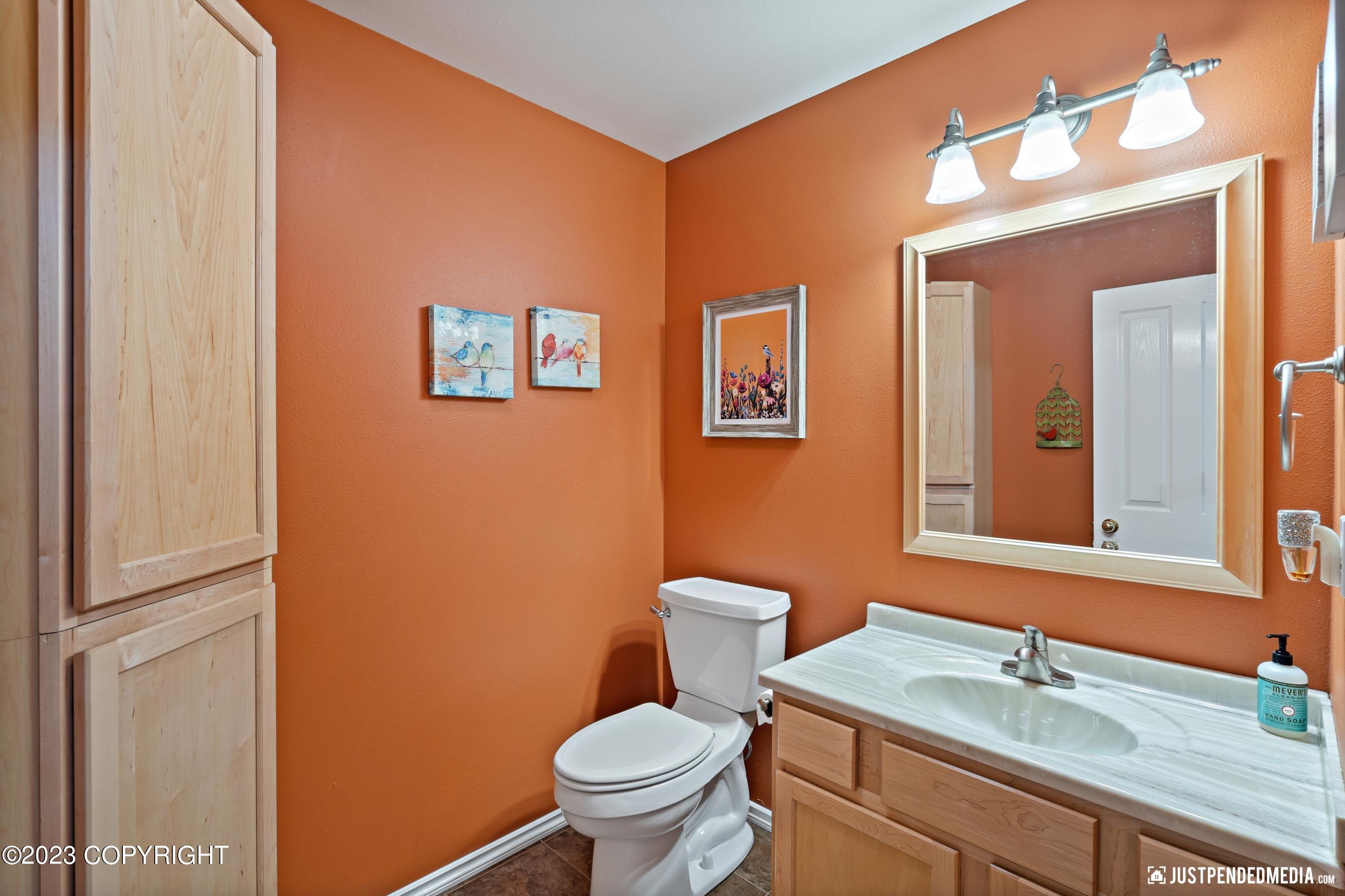 11600 Alderwood Loop