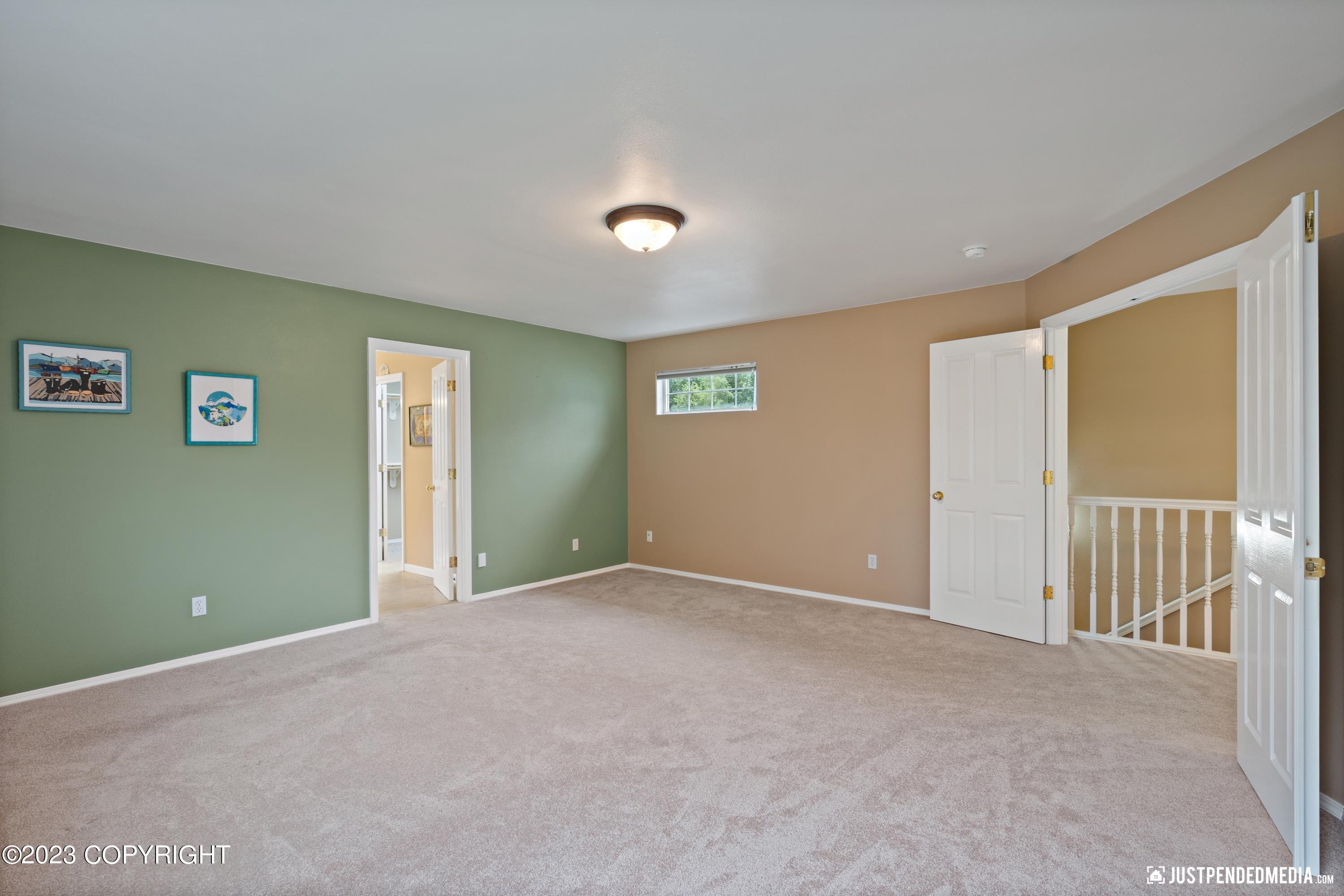 11600 Alderwood Loop