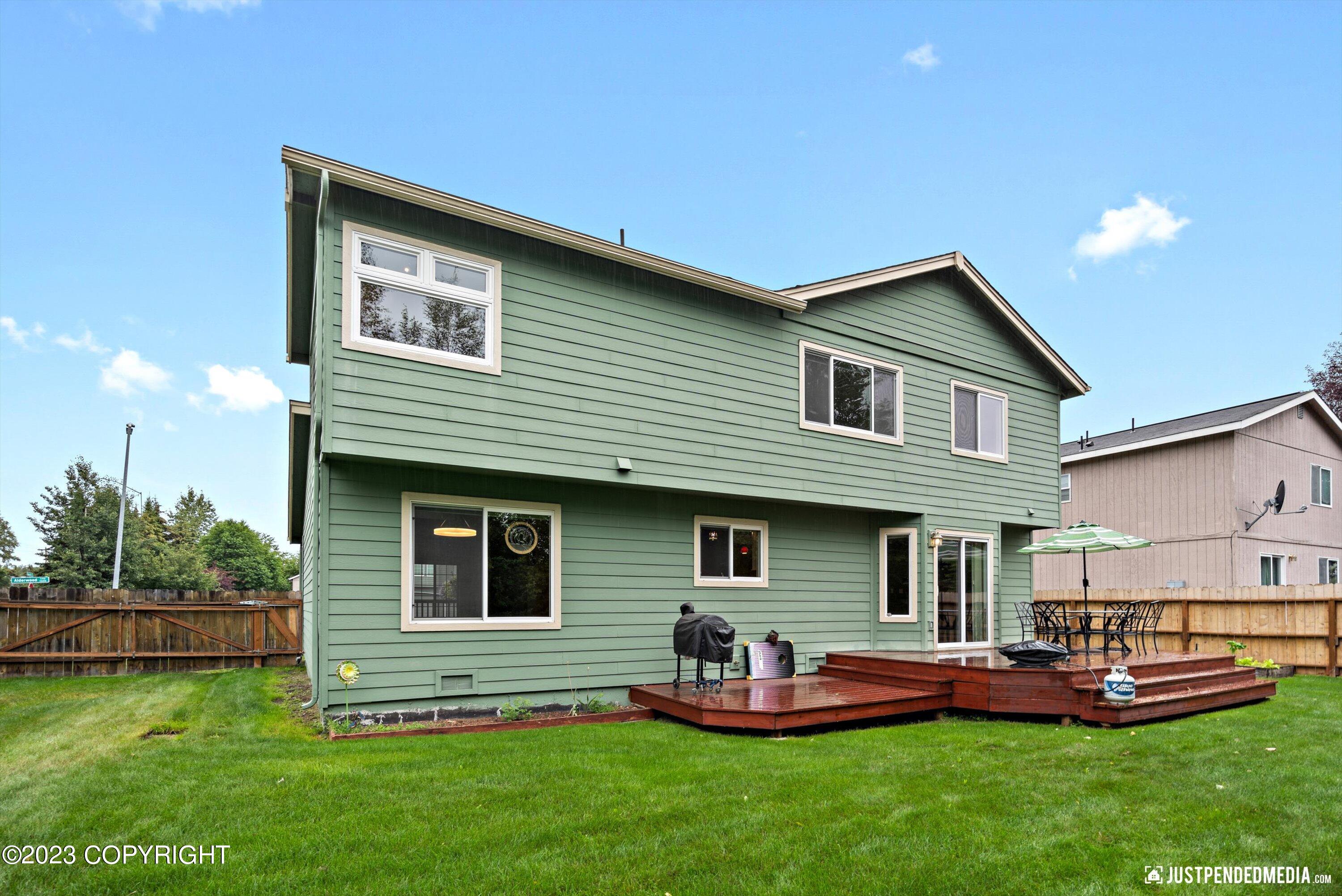 11600 Alderwood Loop