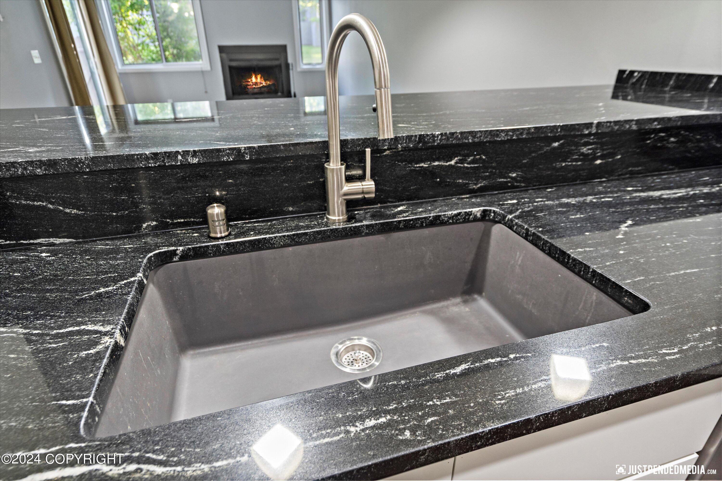 1641 Eastridge Drive # 102 Unit: #102