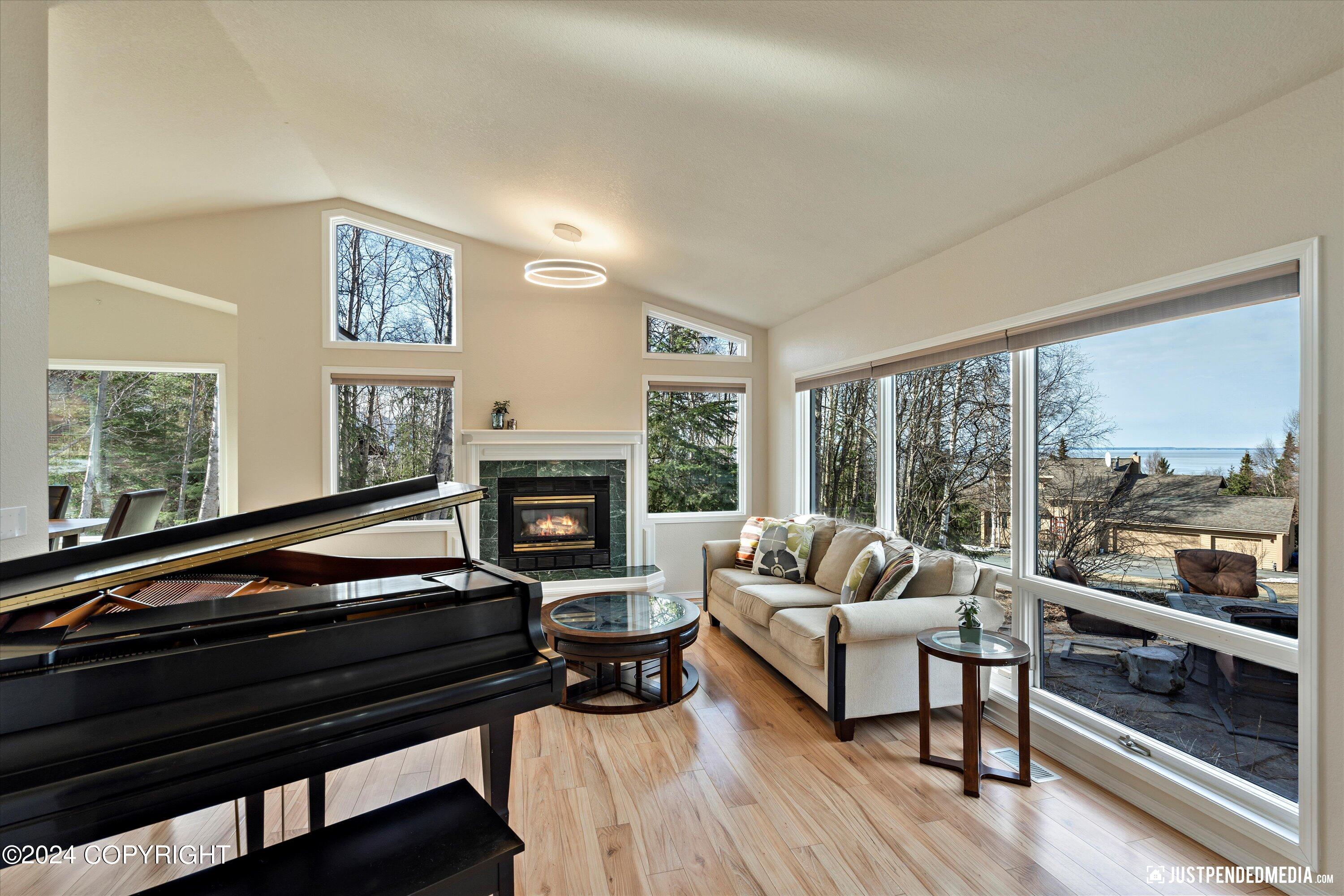 15651 Southpark Loop