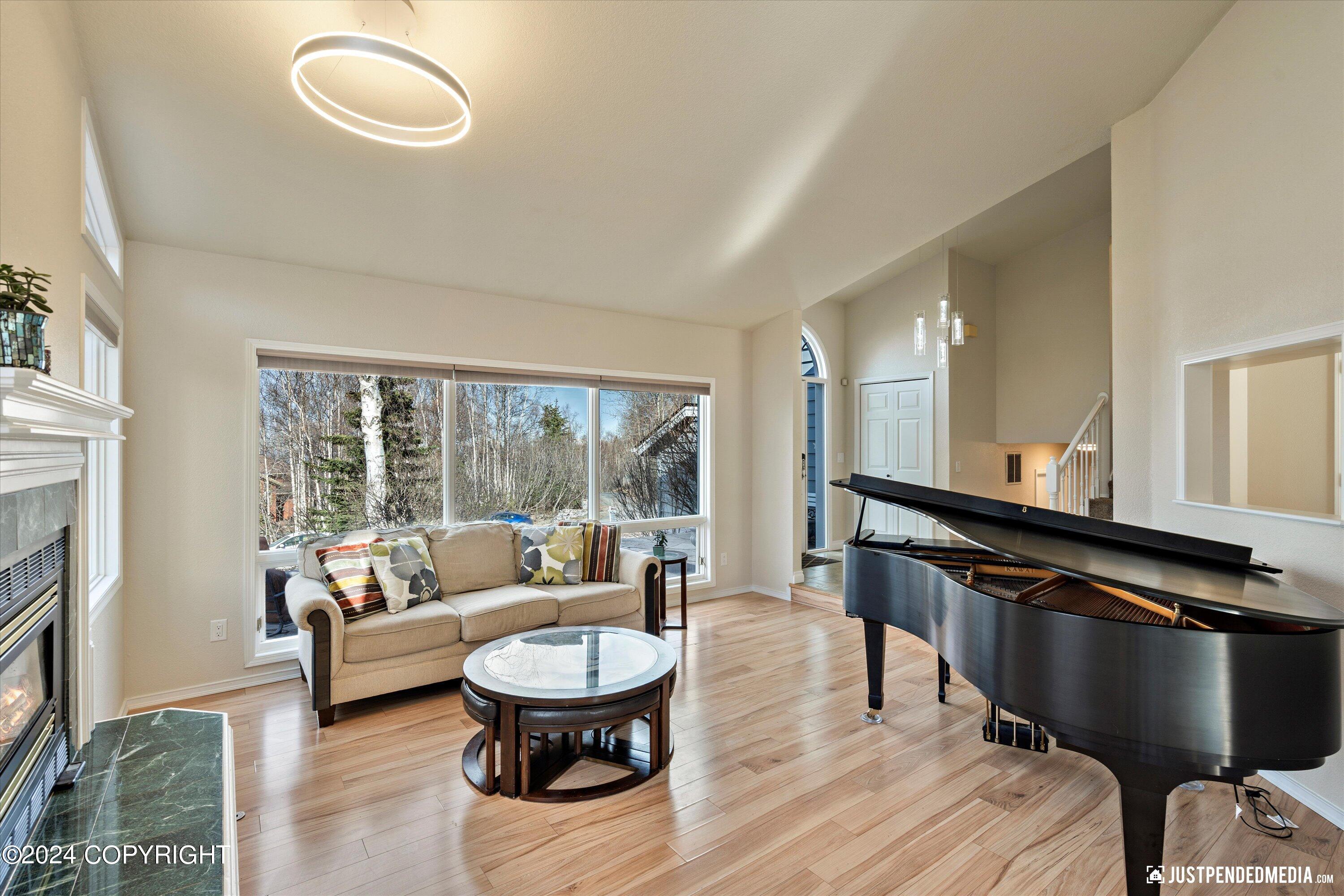 15651 Southpark Loop