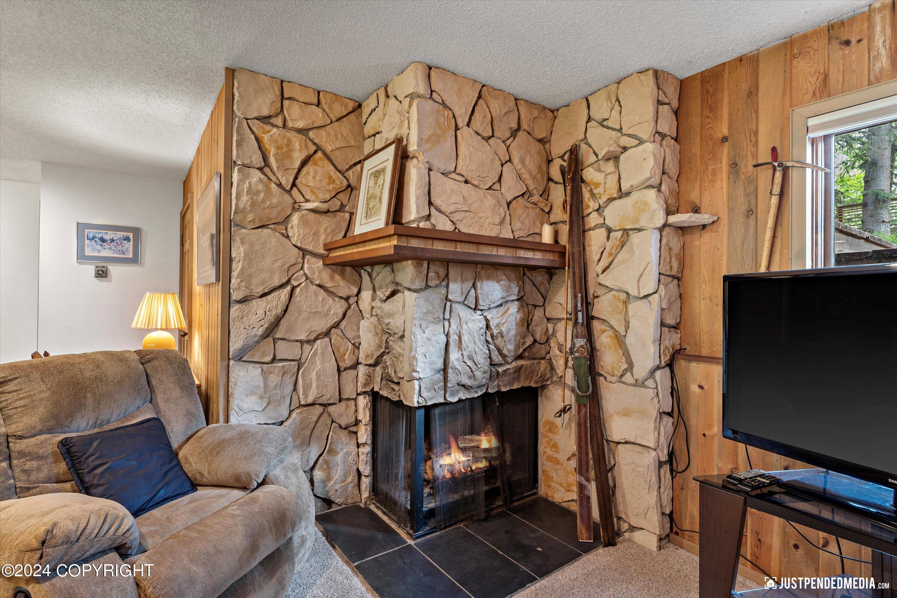 6851 Round Tree Circle