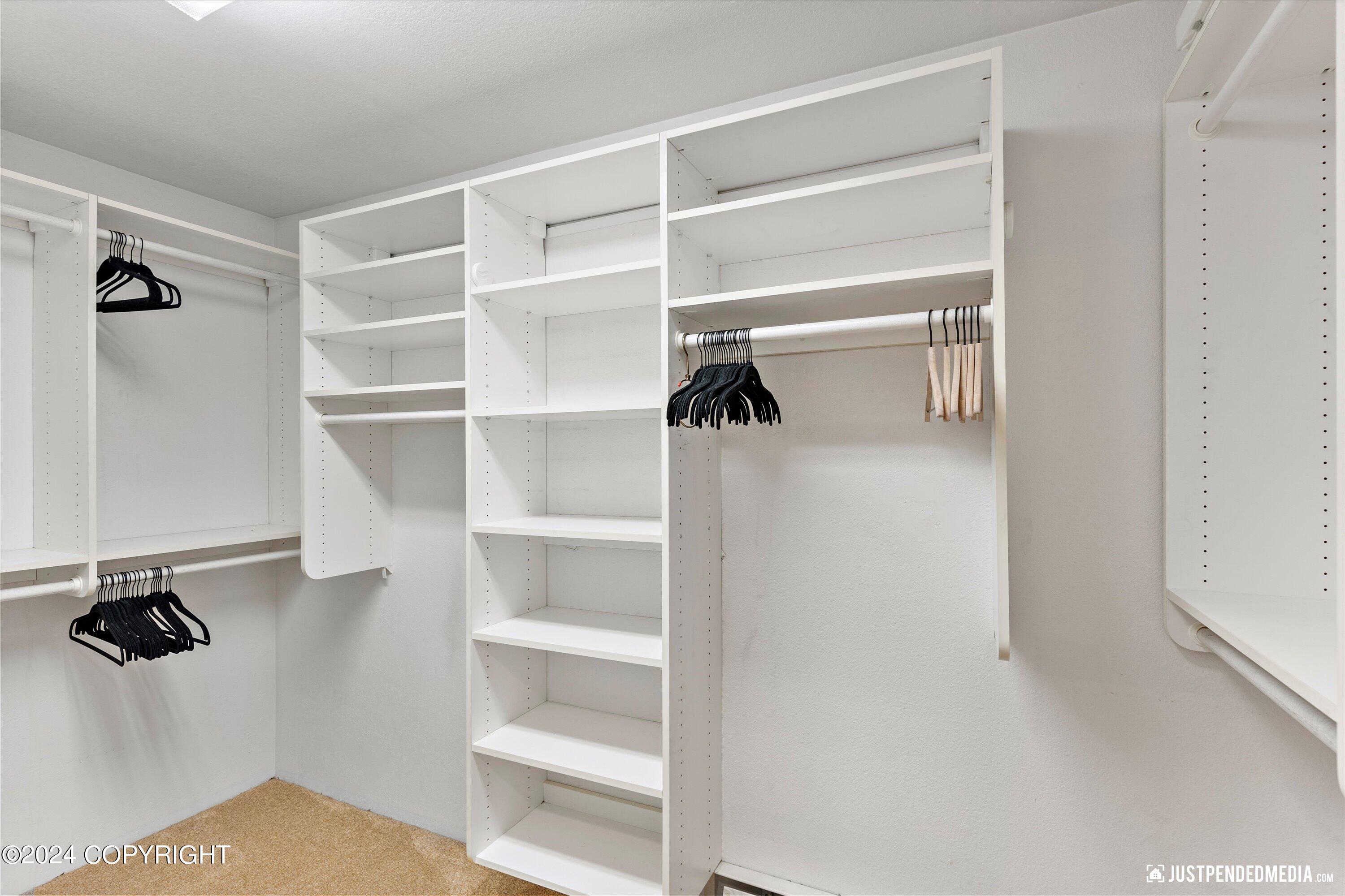 6851 Round Tree Circle