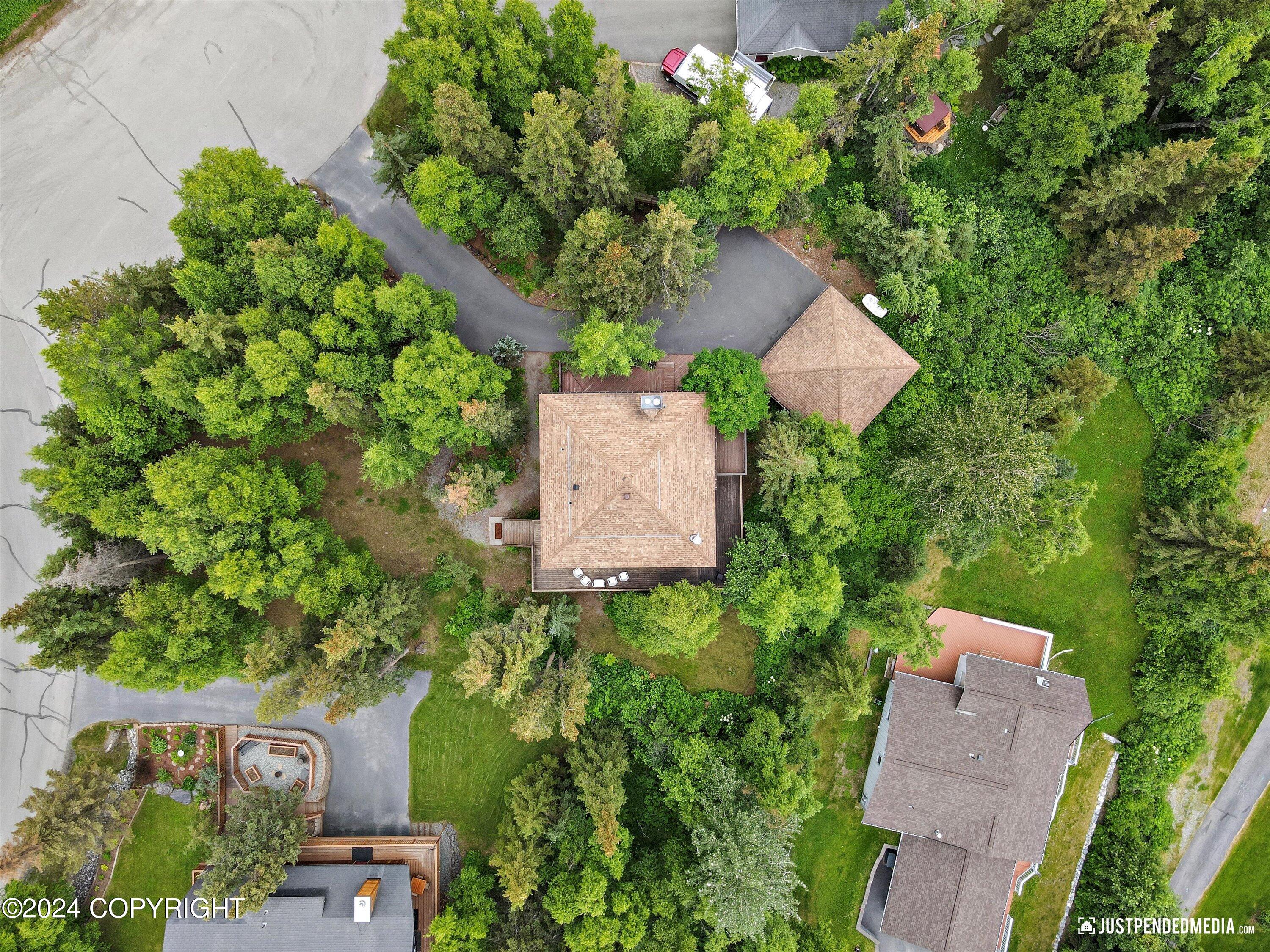 6851 Round Tree Circle