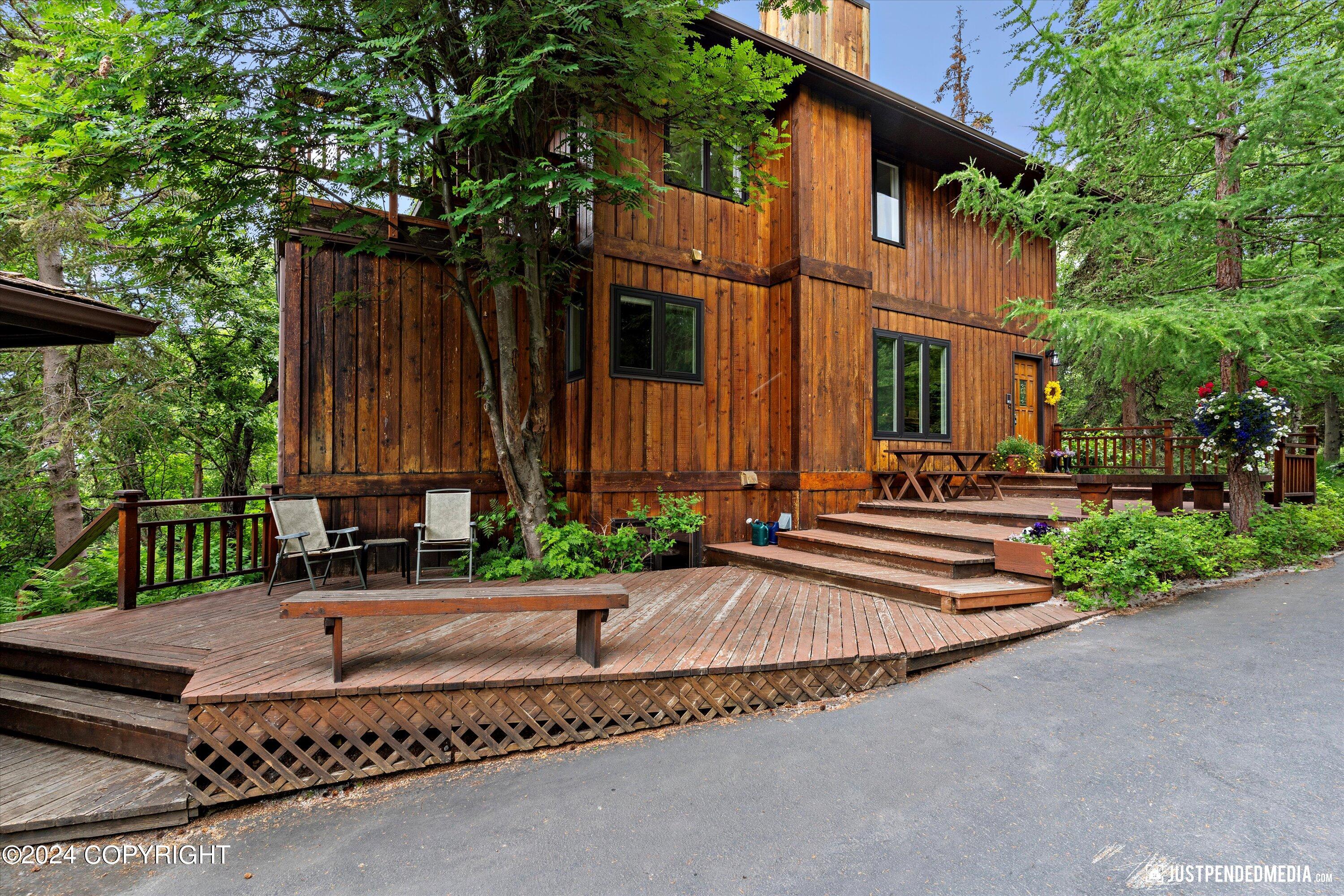 6851 Round Tree Circle