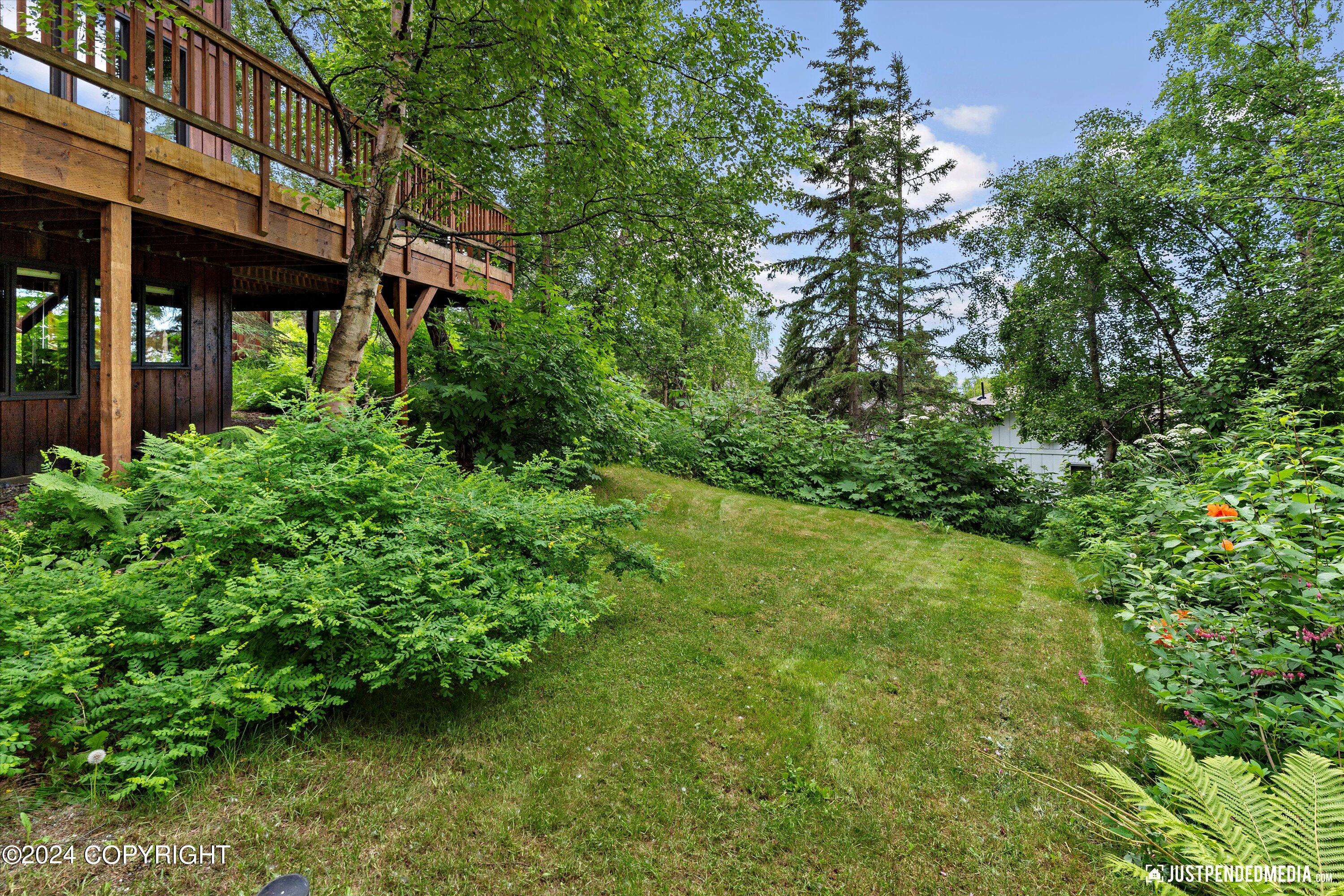 6851 Round Tree Circle