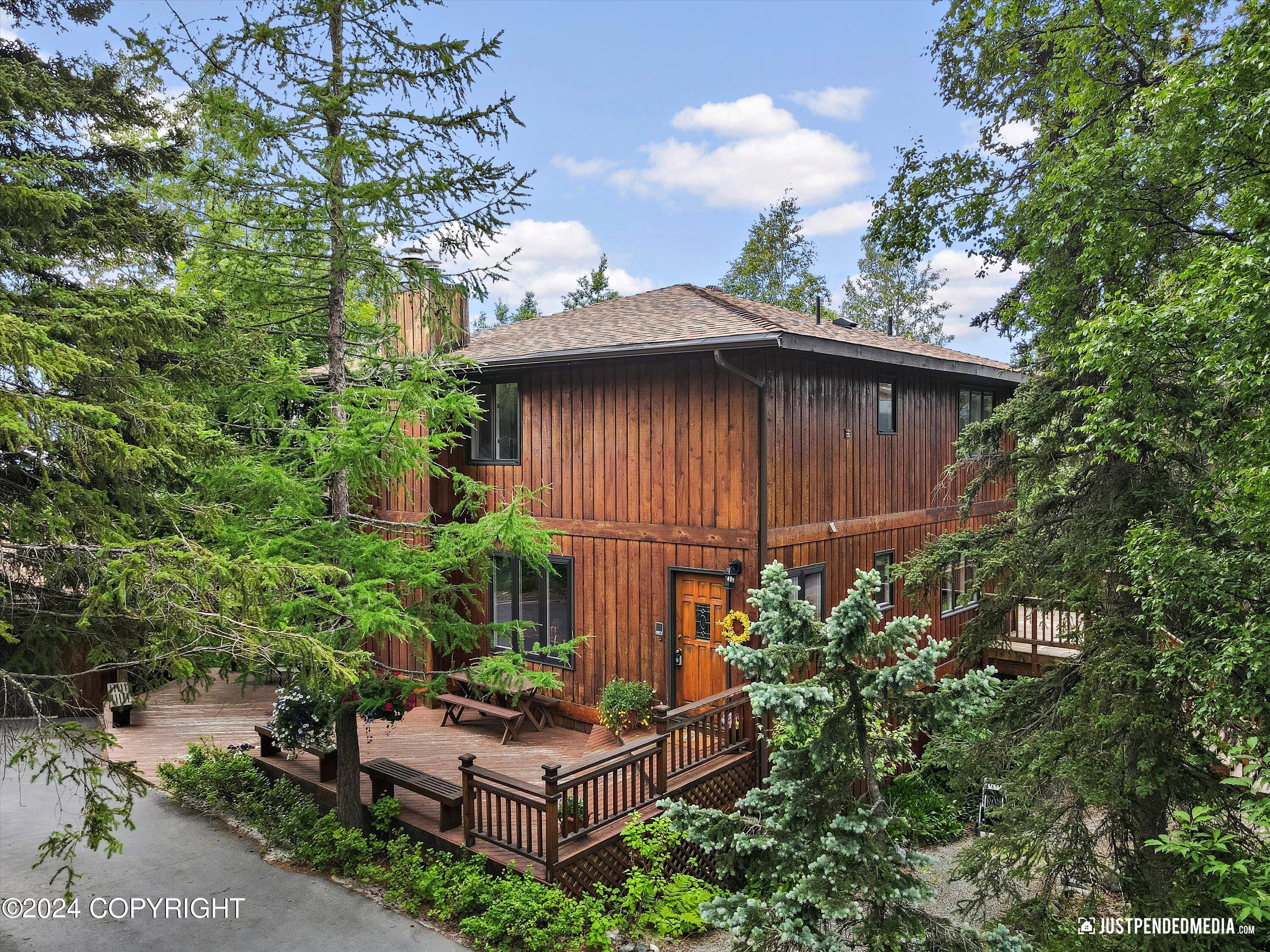 6851 Round Tree Circle