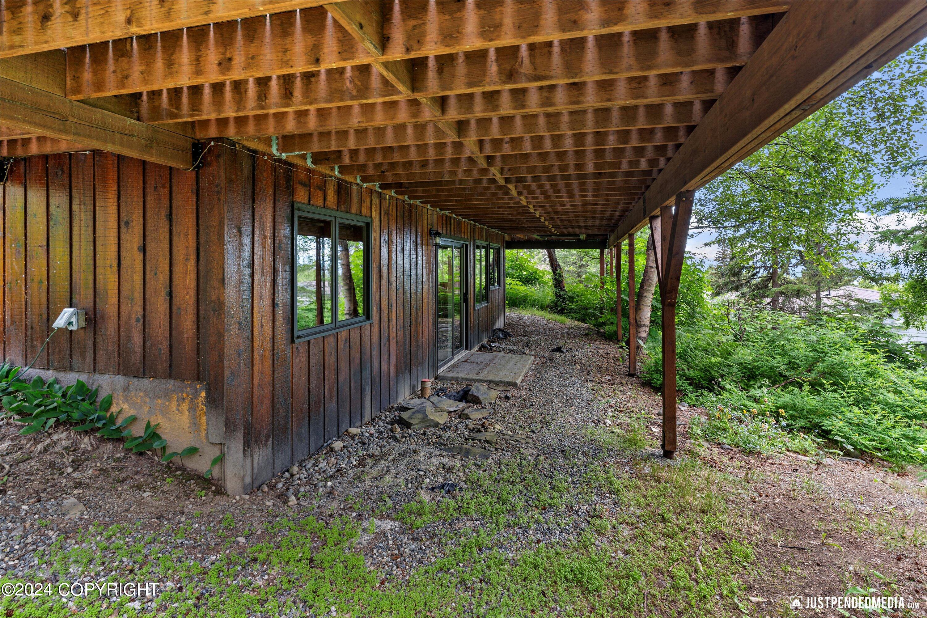 6851 Round Tree Circle