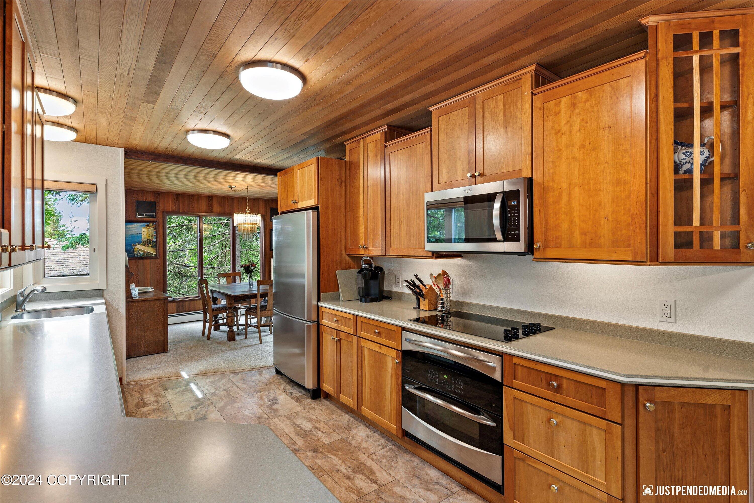 6851 Round Tree Circle