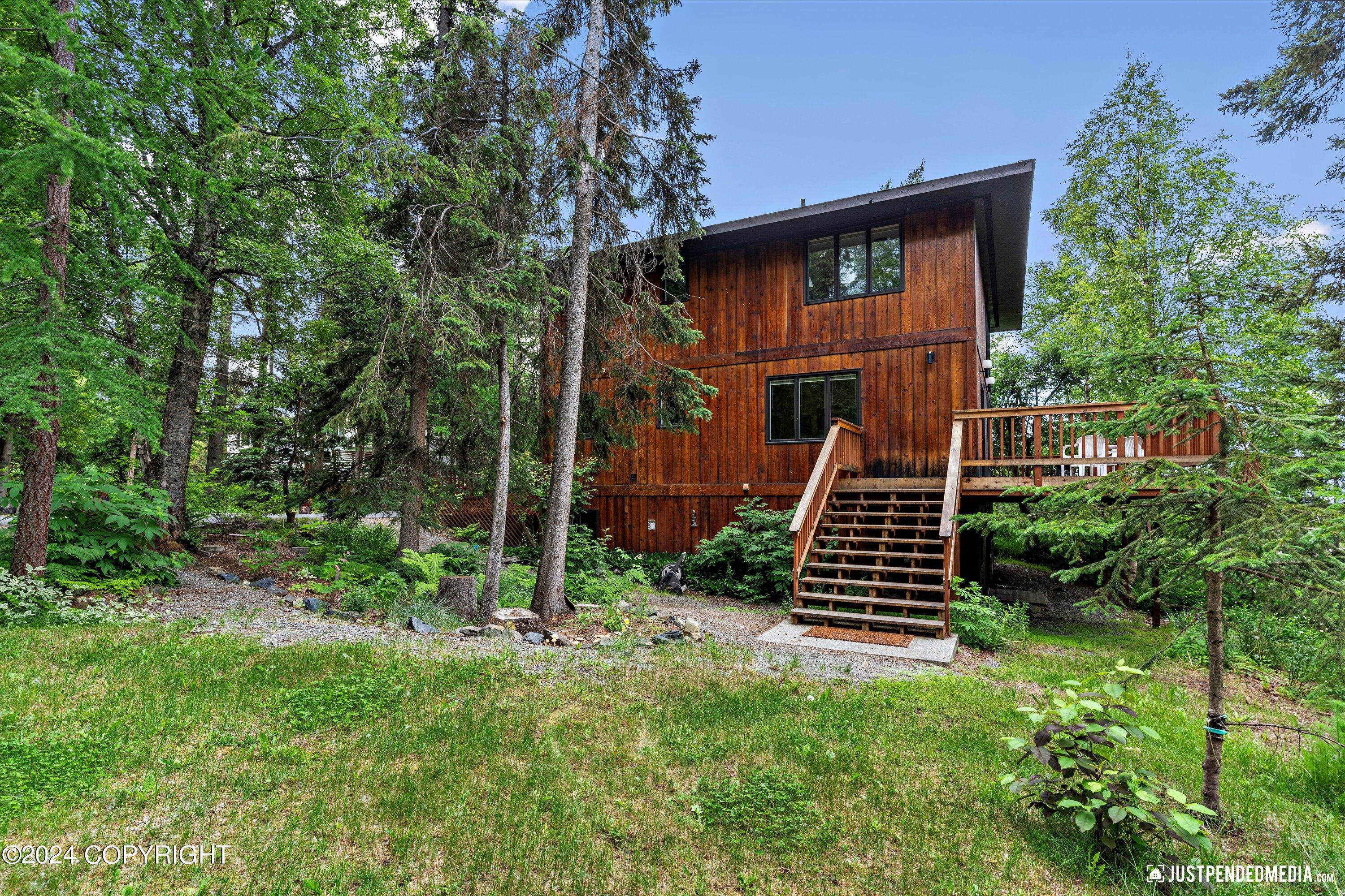 6851 Round Tree Circle