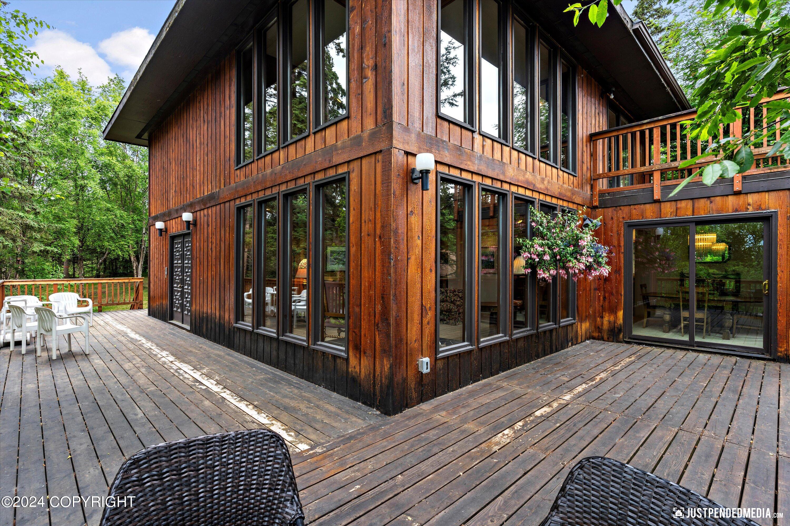 6851 Round Tree Circle