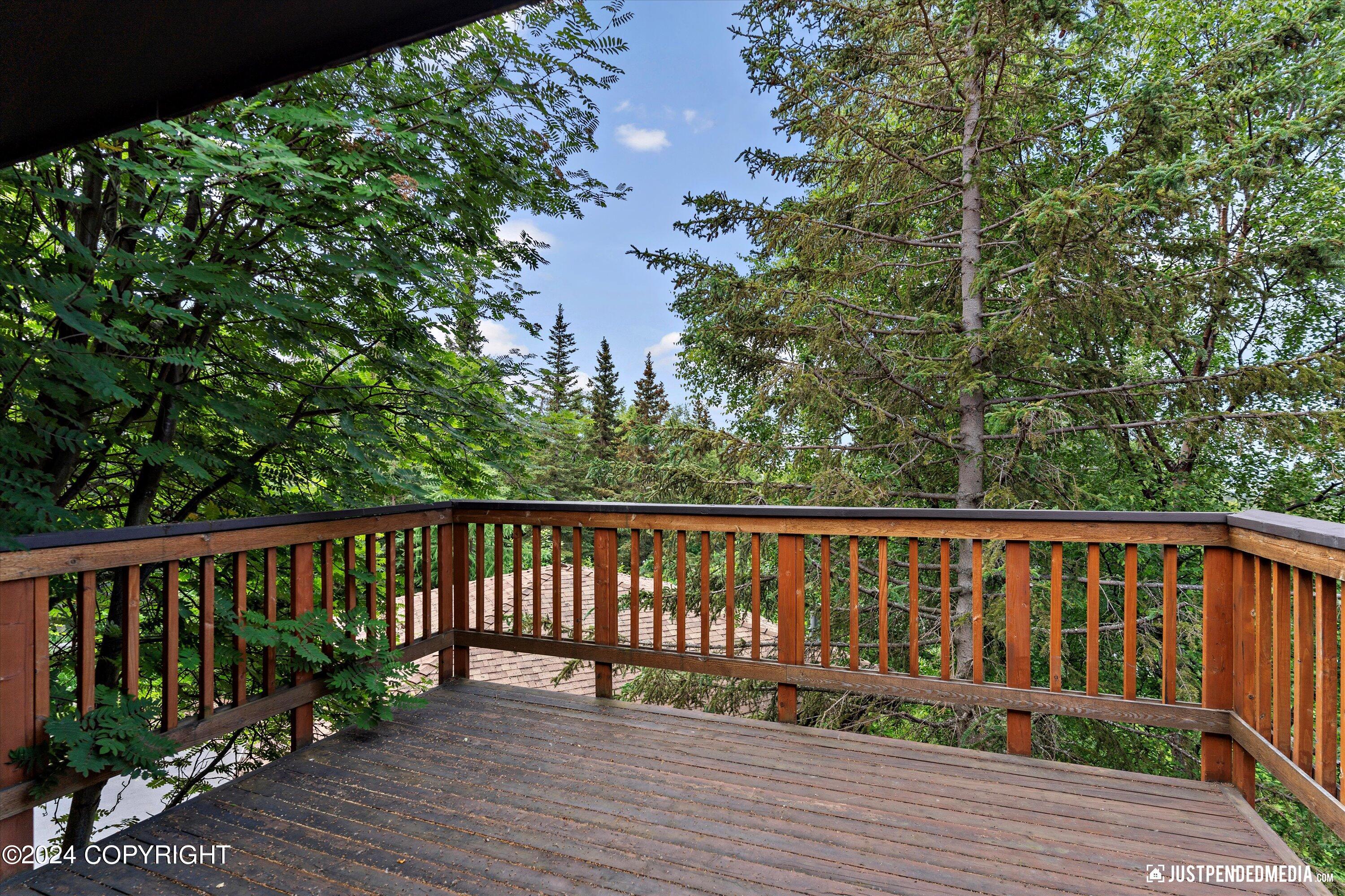 6851 Round Tree Circle