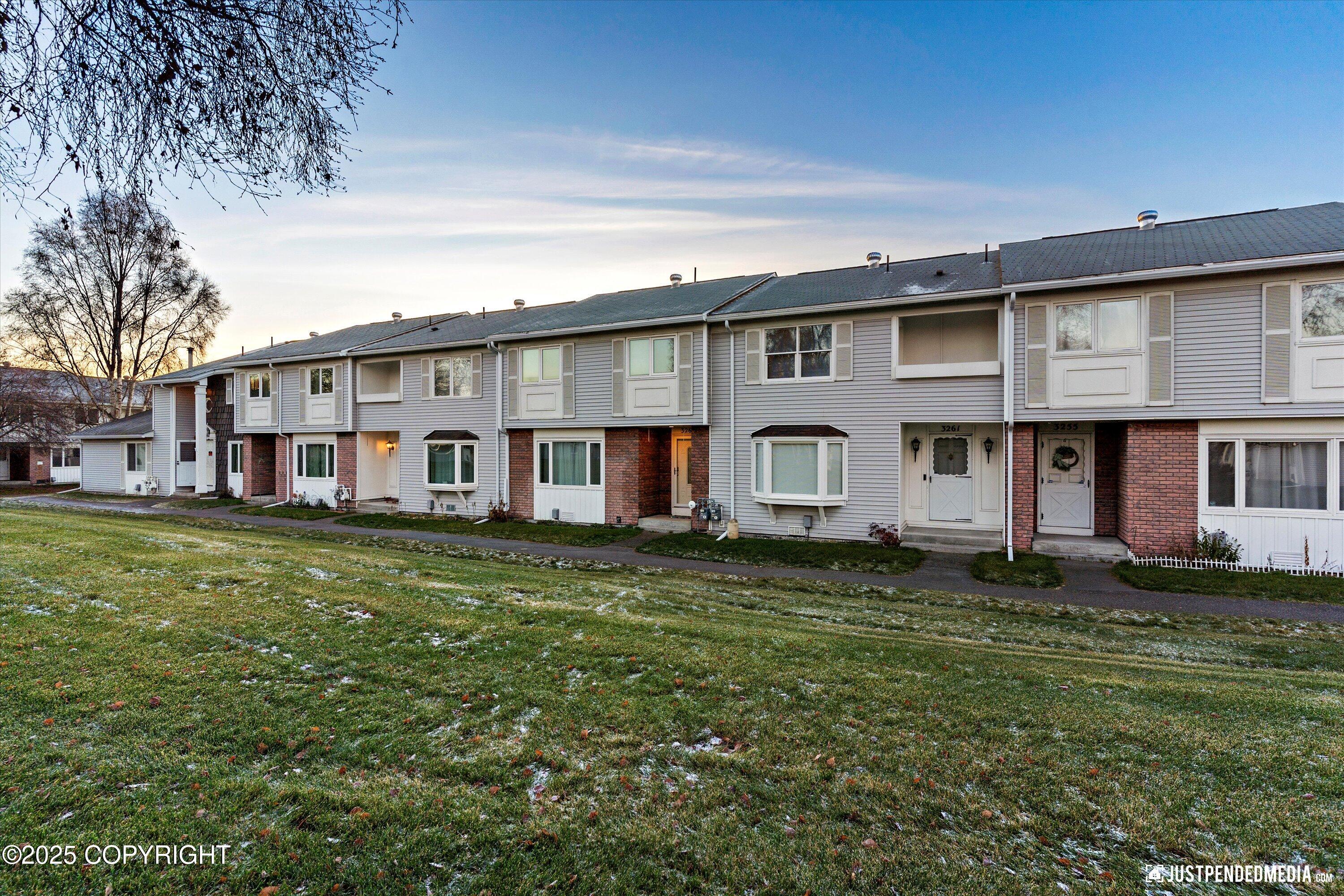 3265 Montclaire Court # 17E