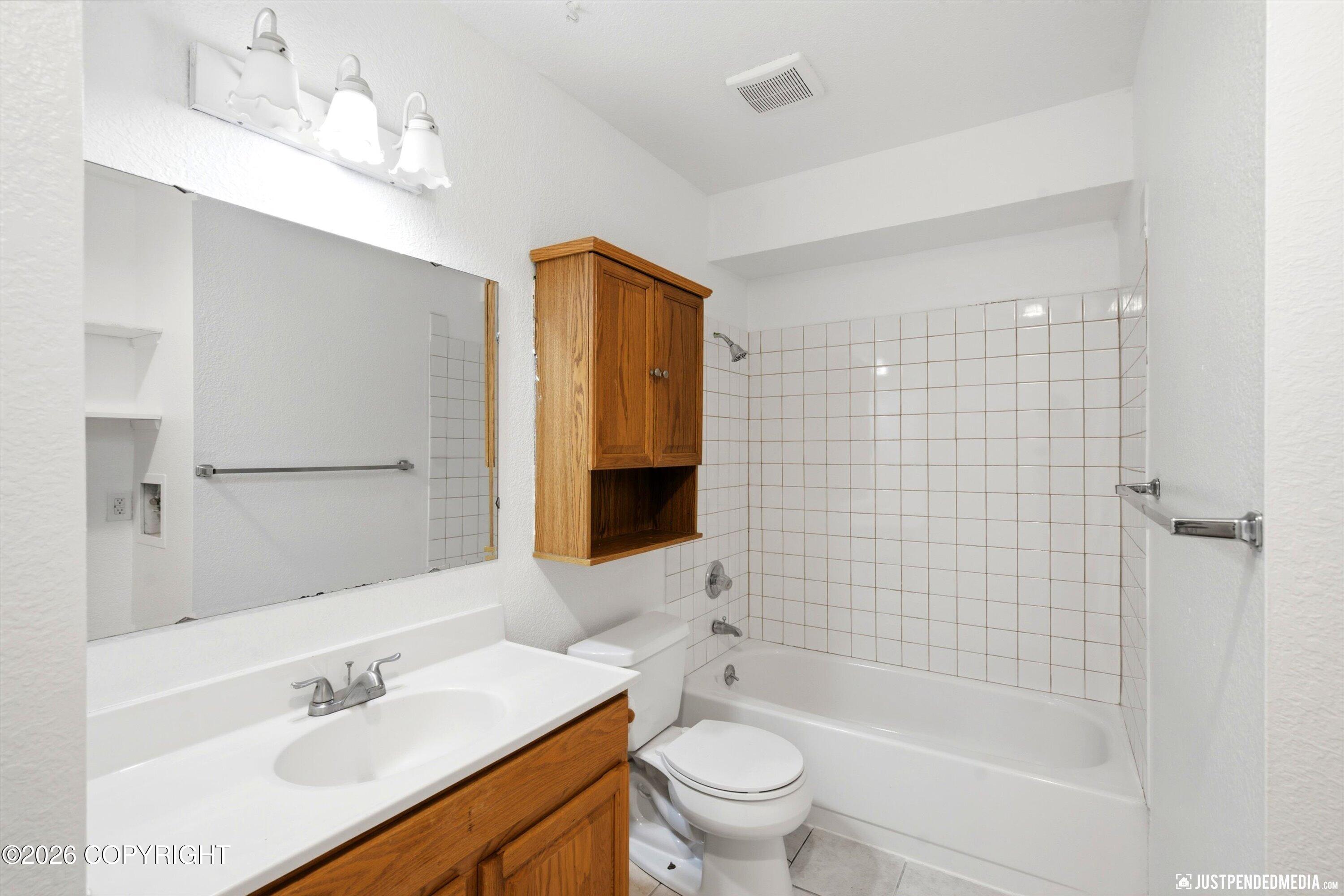 1130 W 71st Court