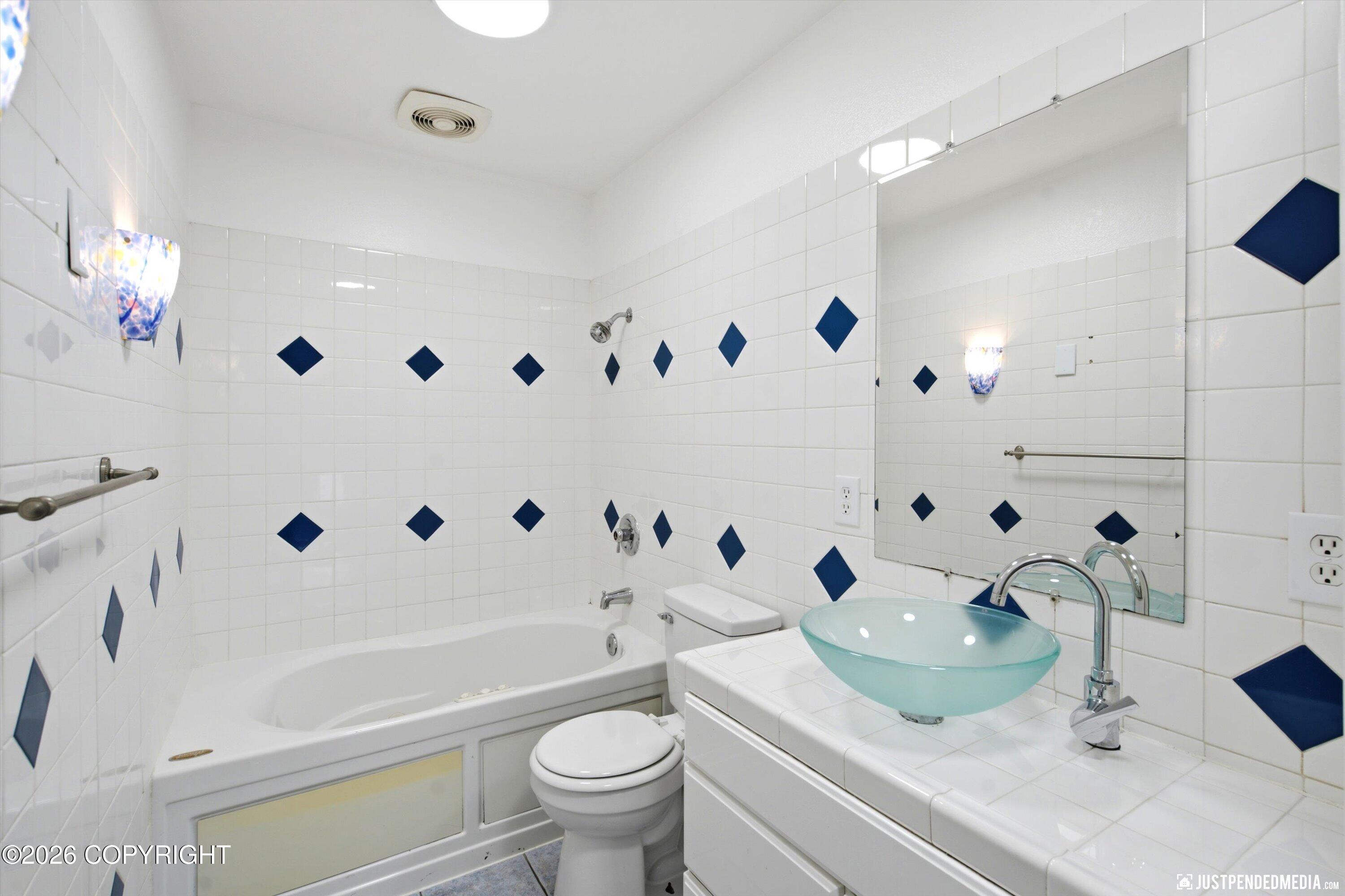 1130 W 71st Court