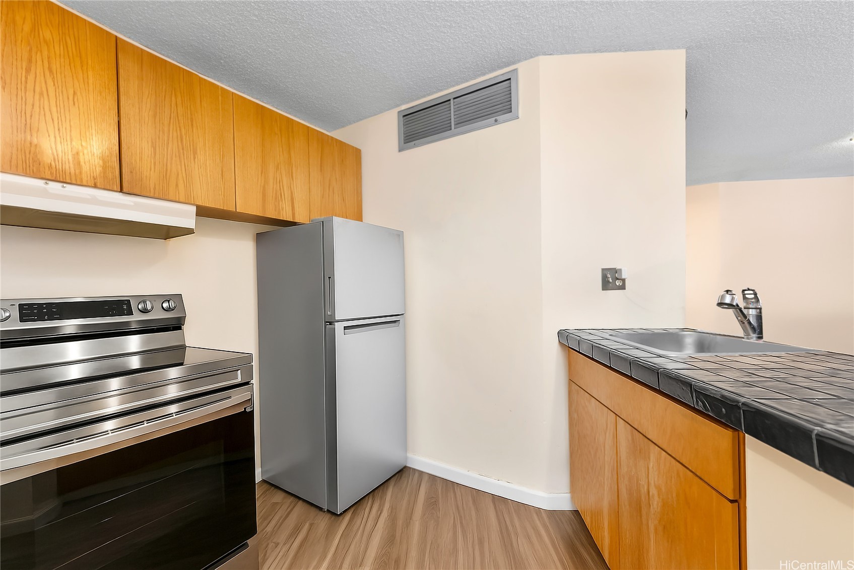 1088 Bishop Street 2902