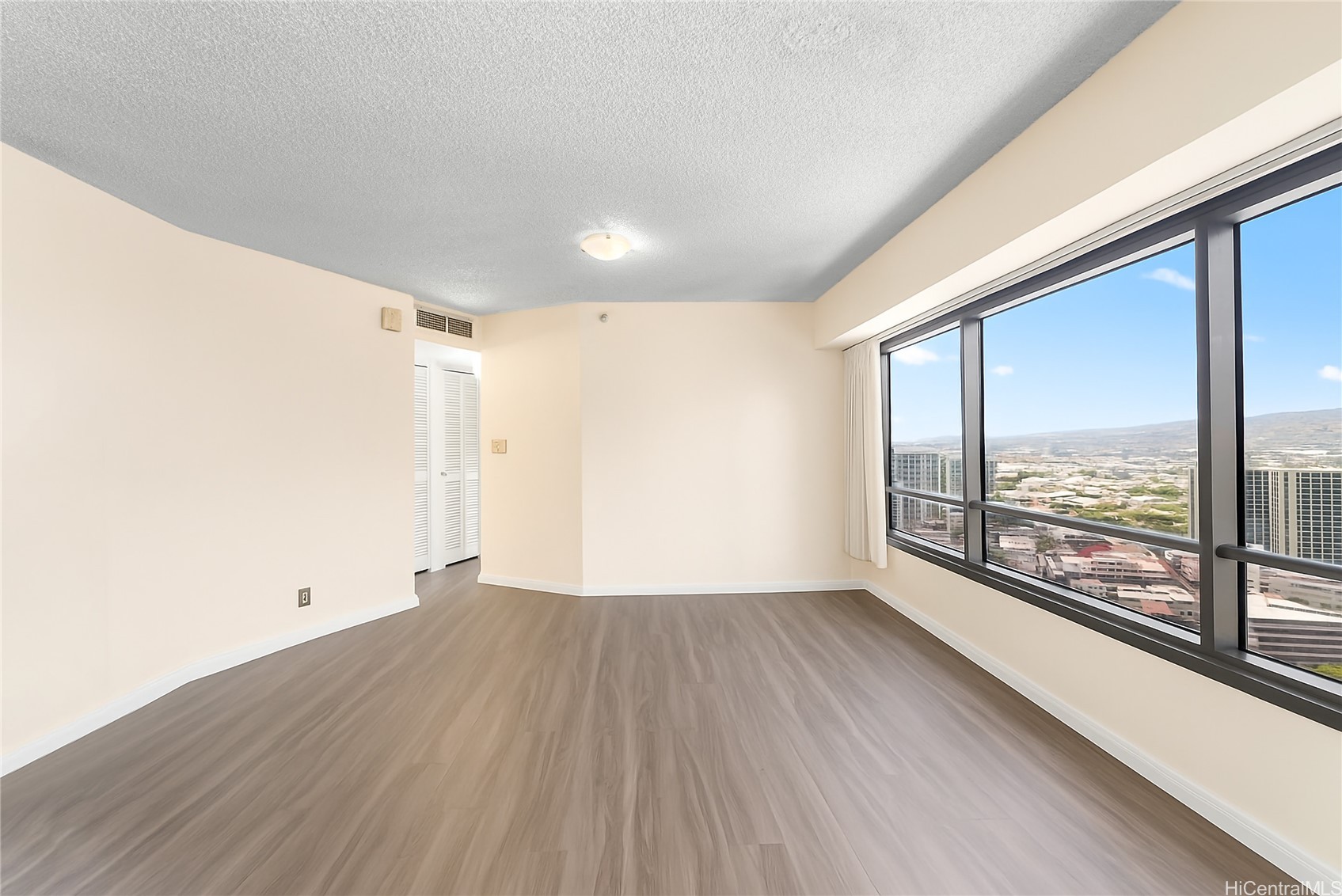 1088 Bishop Street 2902