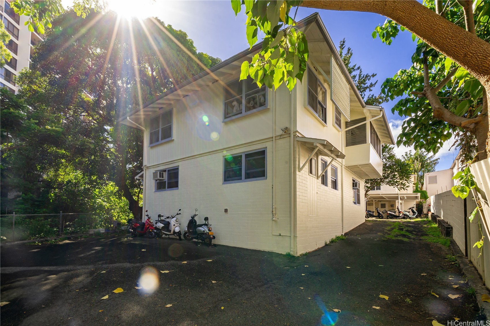 3110 Waialae Avenue