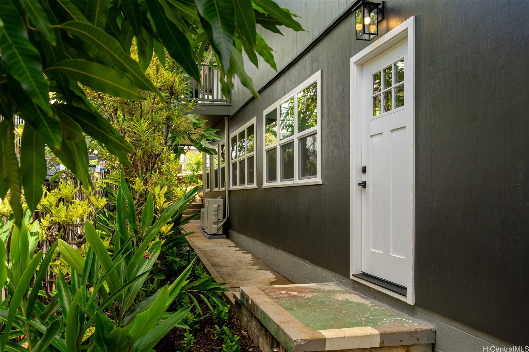 3237 Olu Street