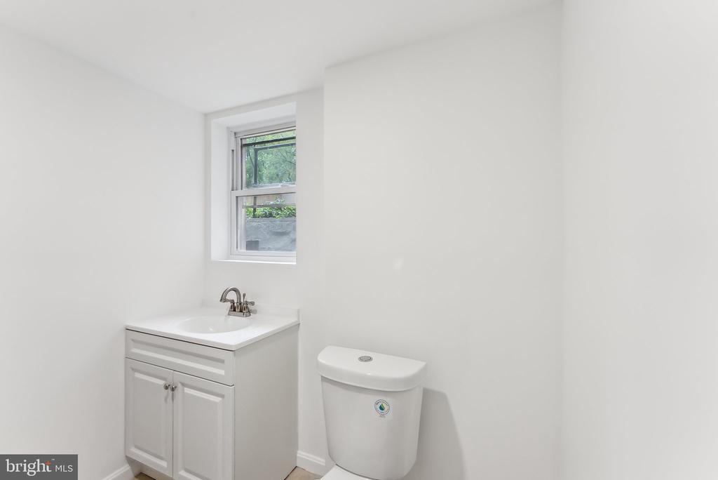 1614 Myrtle St NW