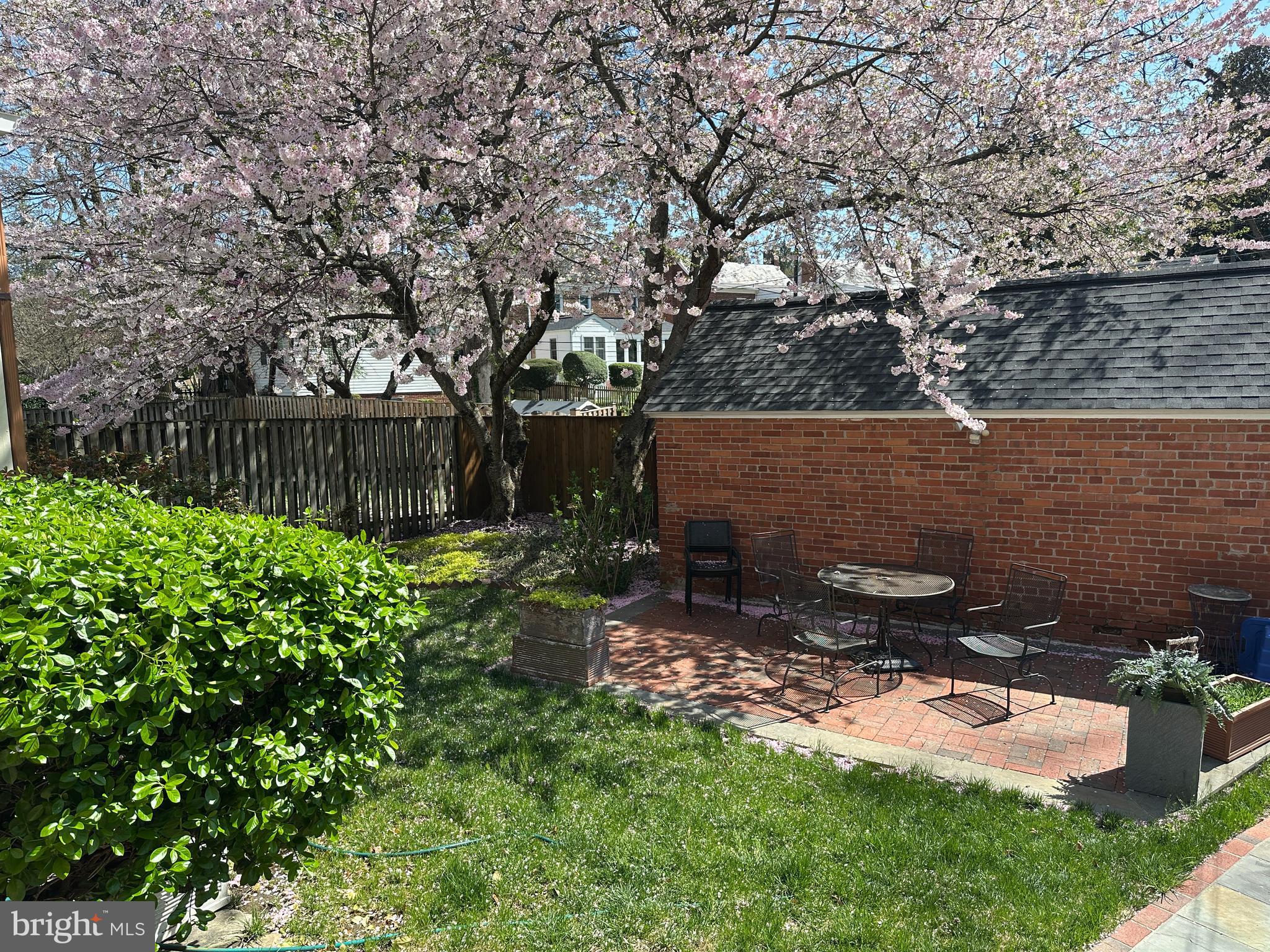 1614 Myrtle St NW