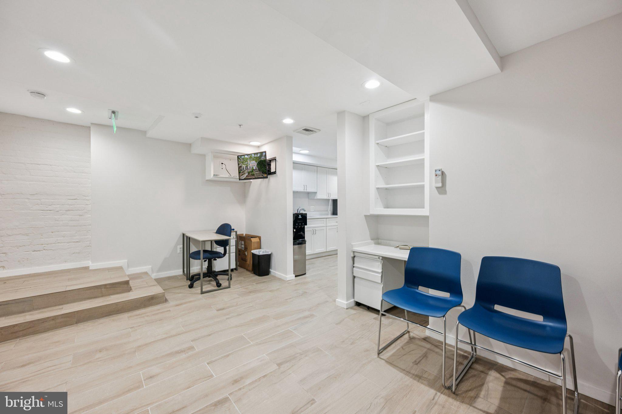 2708 ONTARIO ROAD NW