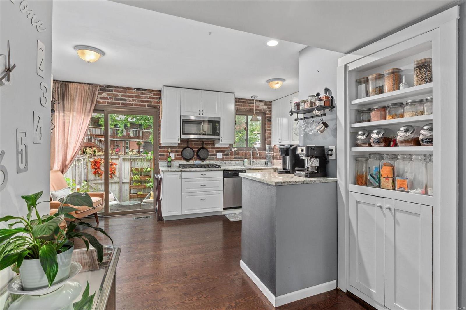 7906 Royal Arms Court