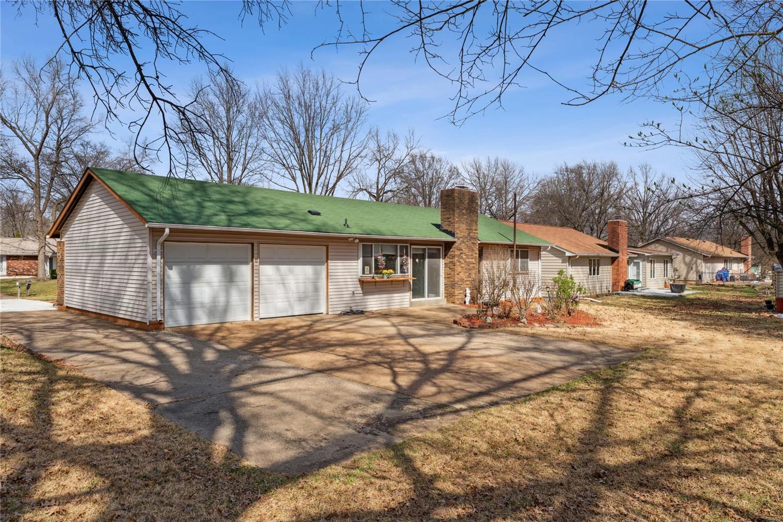 1734 Honeybrook Lane