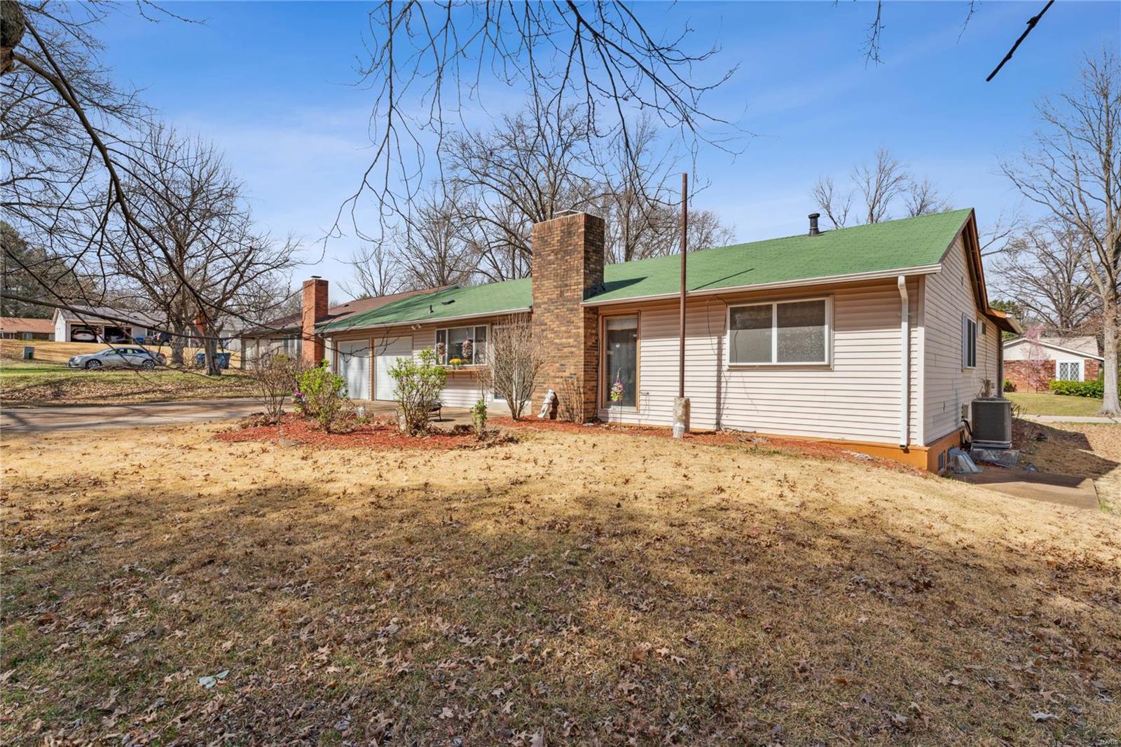 1734 Honeybrook Lane