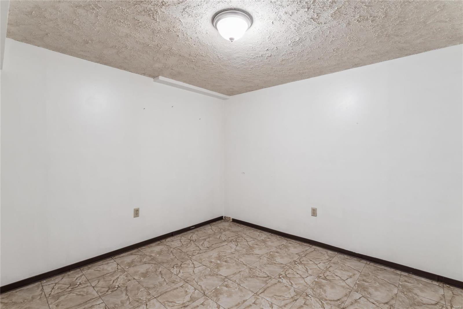 1734 Honeybrook Lane