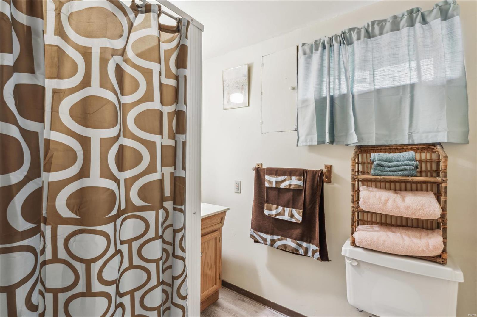 1734 Honeybrook Lane